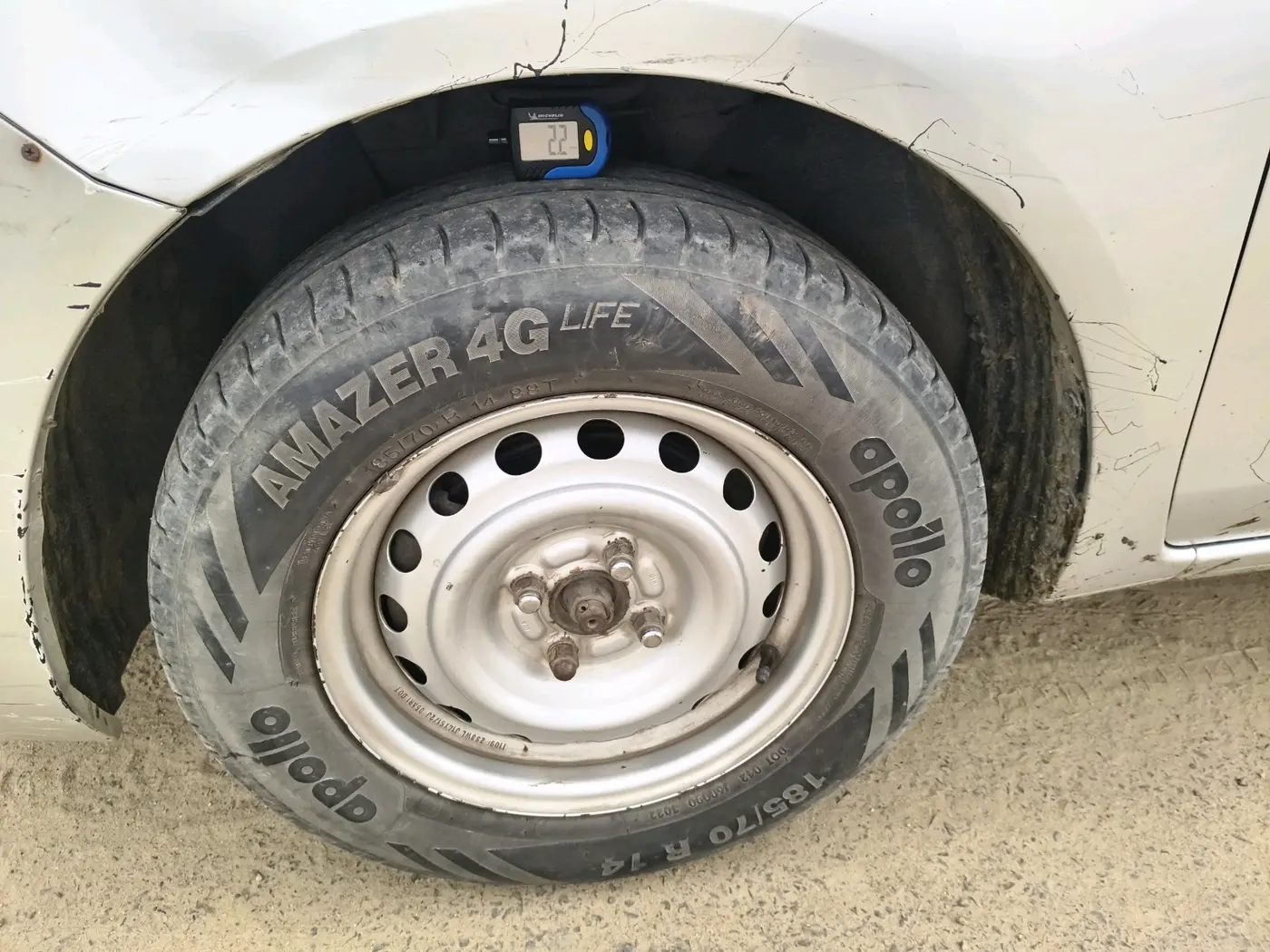 2012 Nissan Sunny XE, CNG, Manual, 1,56,206 km, tyre