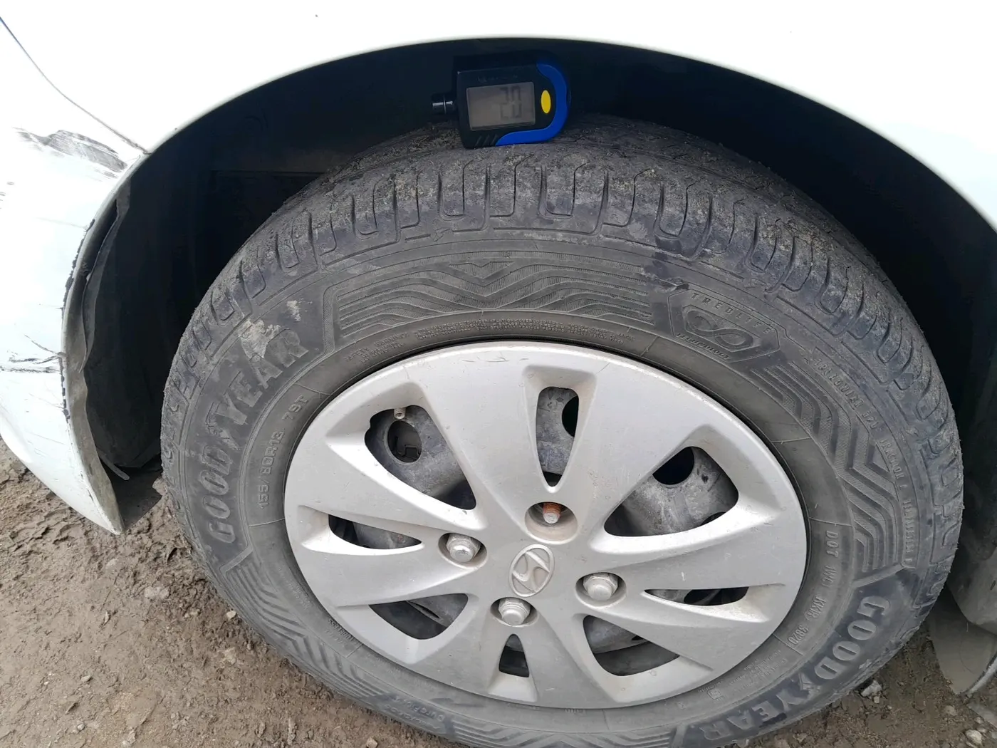 2012 Hyundai i10 MAGNA 1.1, Petrol, Manual, 97,769 km, tyre