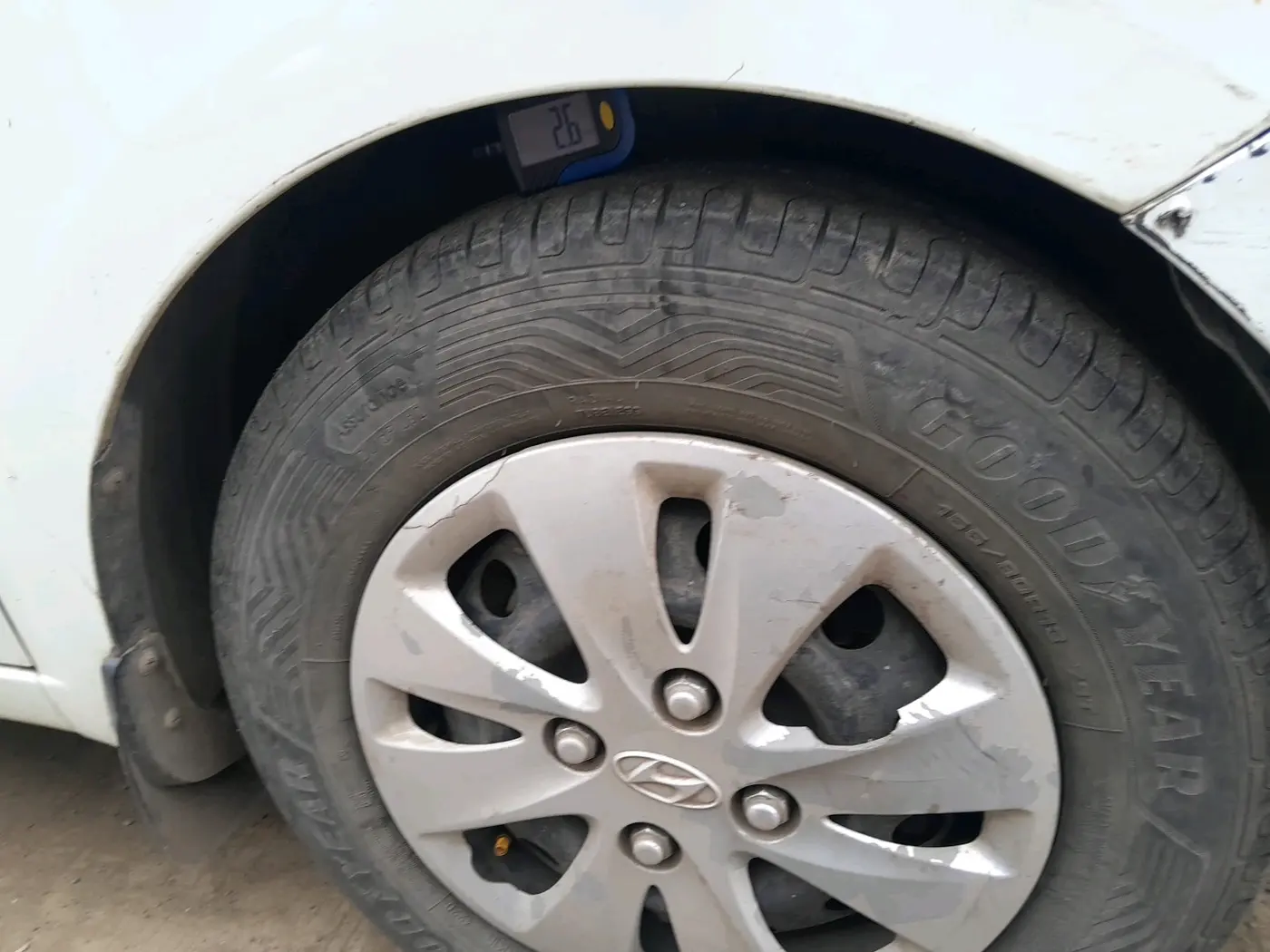 2012 Hyundai i10 MAGNA 1.1, Petrol, Manual, 97,769 km, tyre