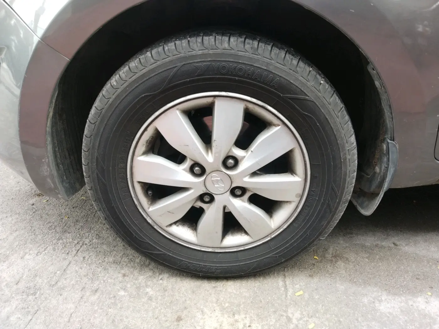 2012 Hyundai i20 ASTA 1.2, Petrol, Manual, 1,01,122 km, tyre