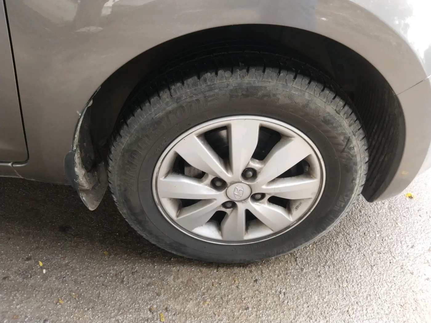 2012 Hyundai i20 ASTA 1.2, Petrol, Manual, 1,01,122 km, tyre