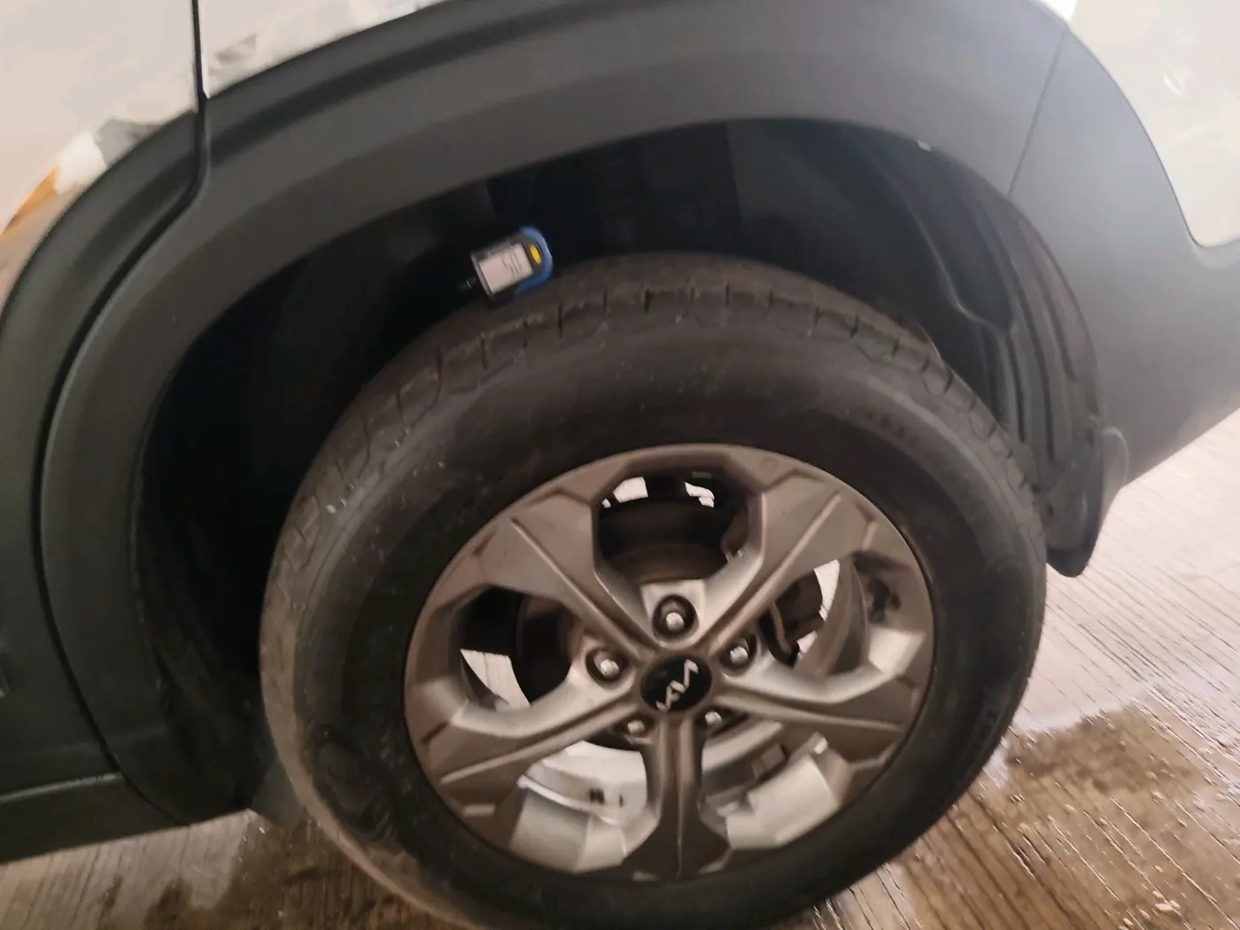 2023 KIA SELTOS HTK PLUS 1.5, Petrol, Manual, 27,767 km, tyre