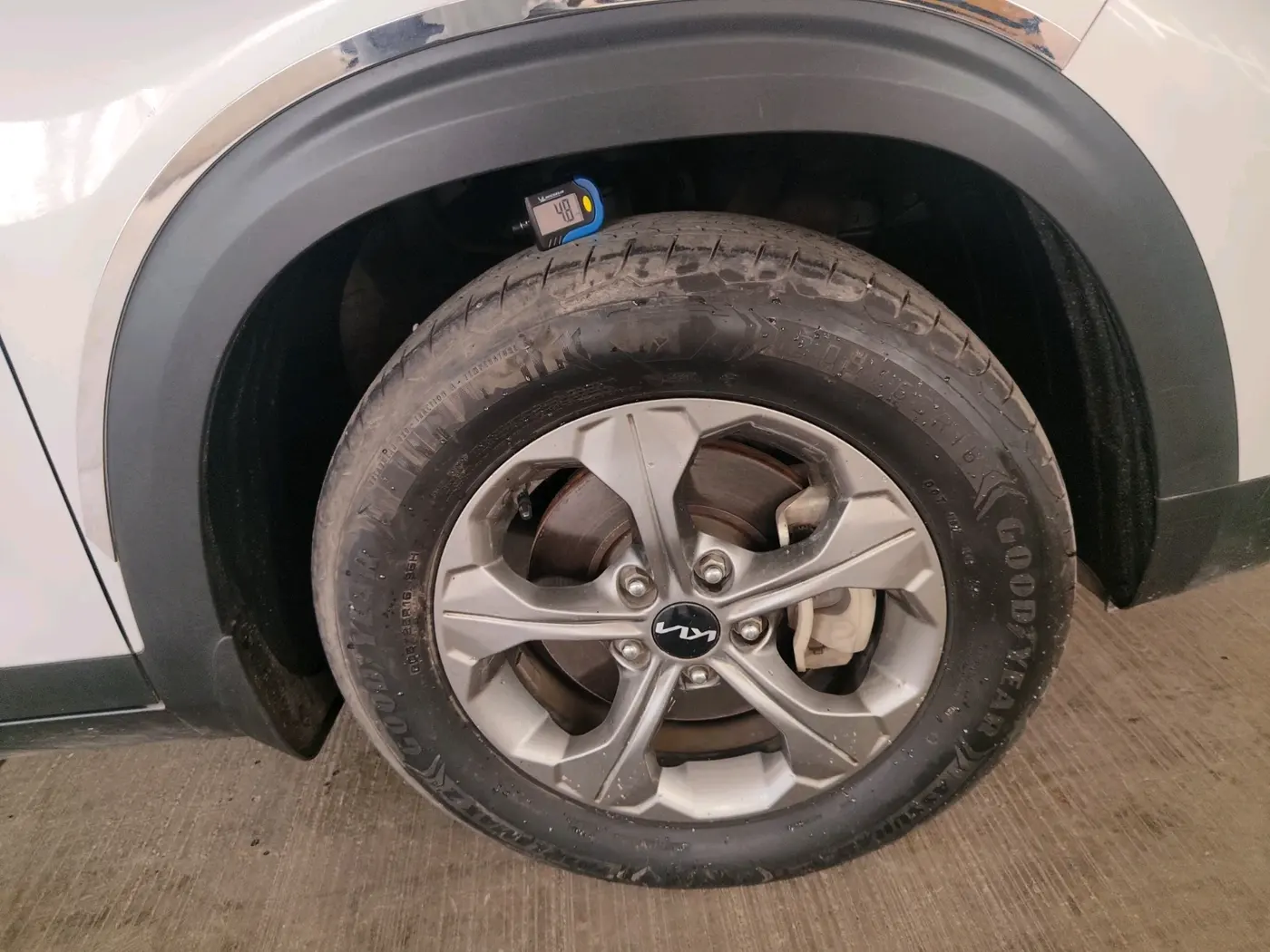 2023 KIA SELTOS HTK PLUS 1.5, Petrol, Manual, 27,767 km, tyre