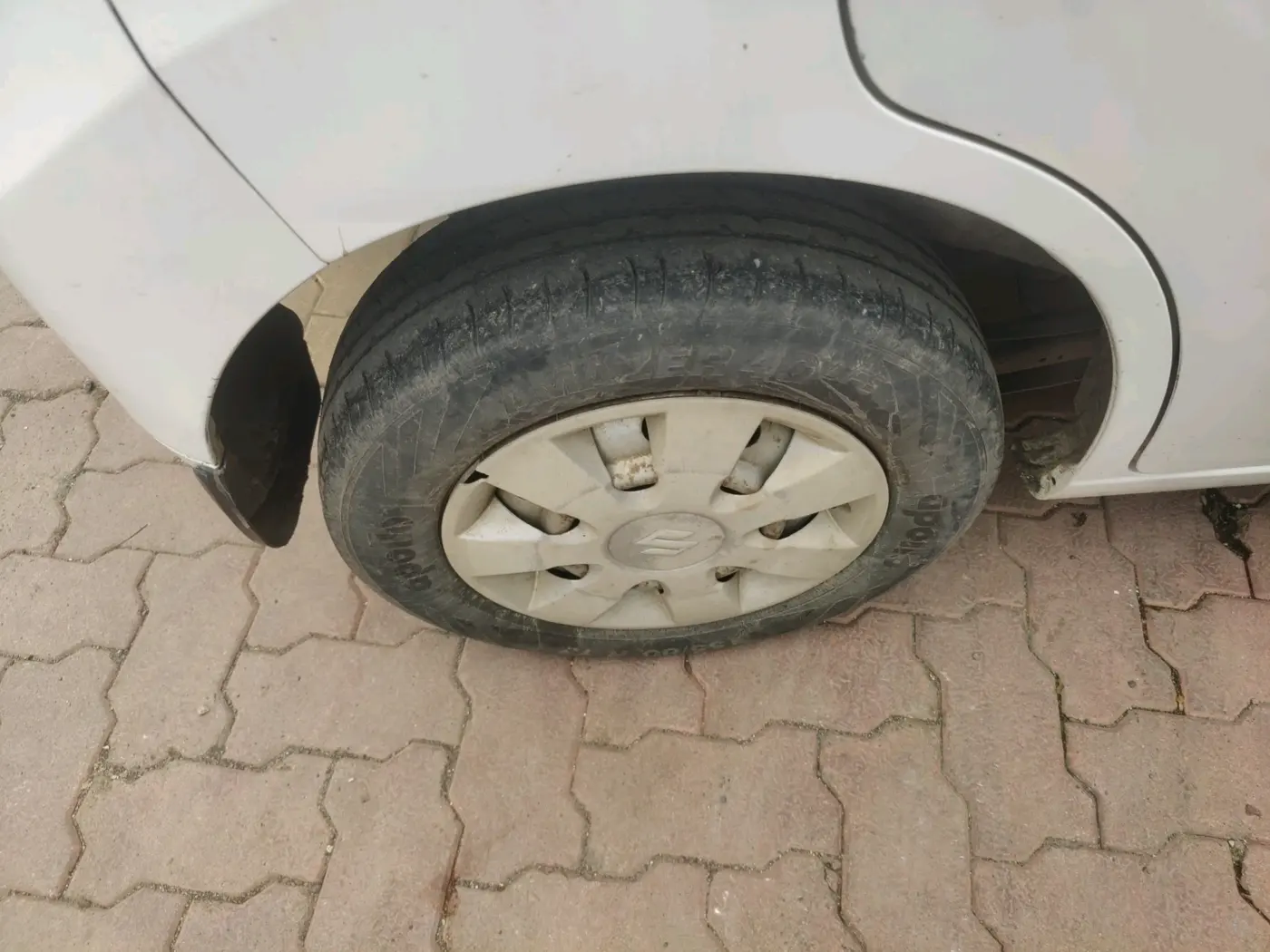 2014 Maruti Wagon R 1.0 LXI, Petrol, Manual, 50,442 km, tyre