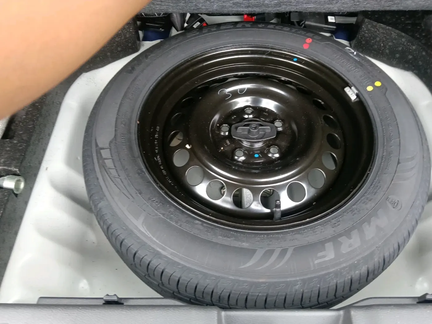 2024 Maruti BREZZA VXI AT SMART HYBRID, Petrol, Automatic, 3,632 km, tyre