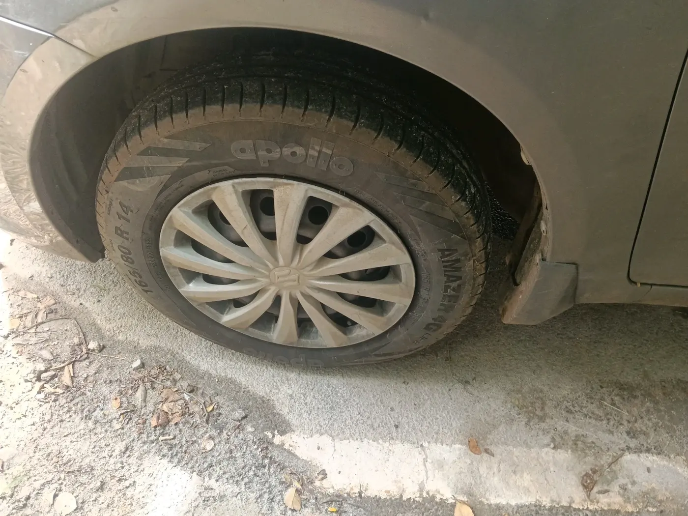 2016 Maruti Swift Dzire VXI (O), Petrol, Manual, 71,974 km, tyre