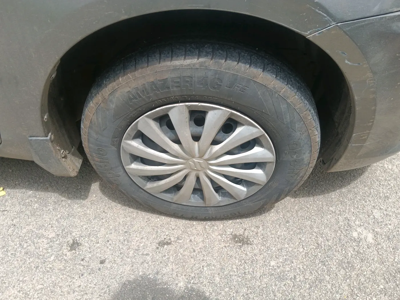 2016 Maruti Swift Dzire VXI (O), Petrol, Manual, 71,974 km, tyre