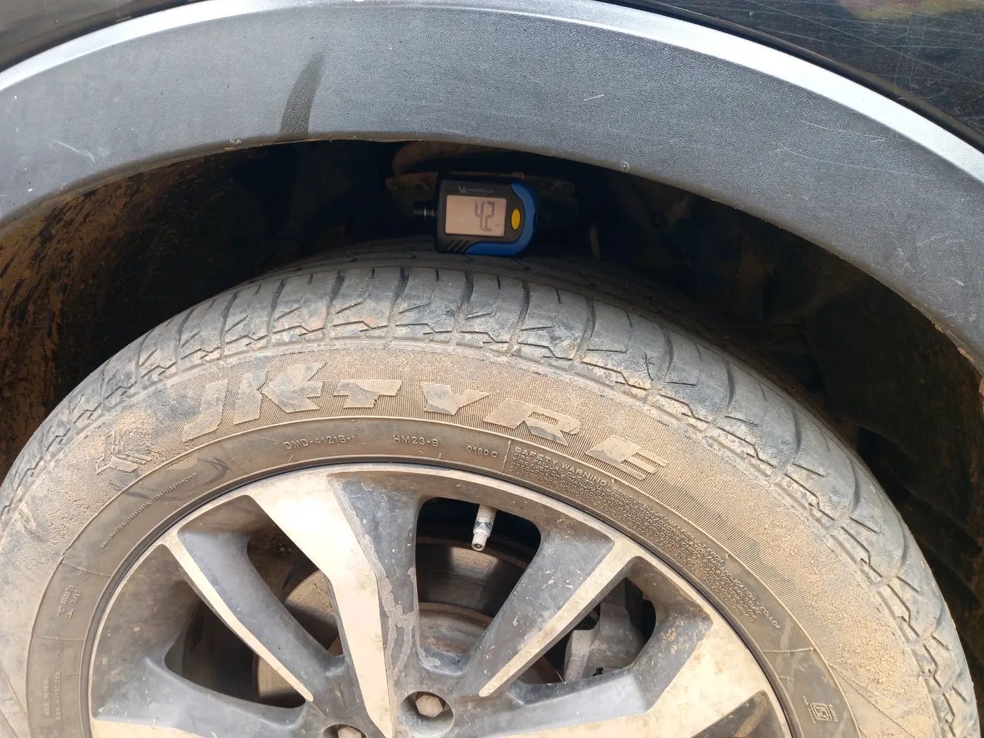 2019 Mahindra XUV300 W8 (O) 1.5 DIESEL, Diesel, Manual, 1,39,290 km, tyre