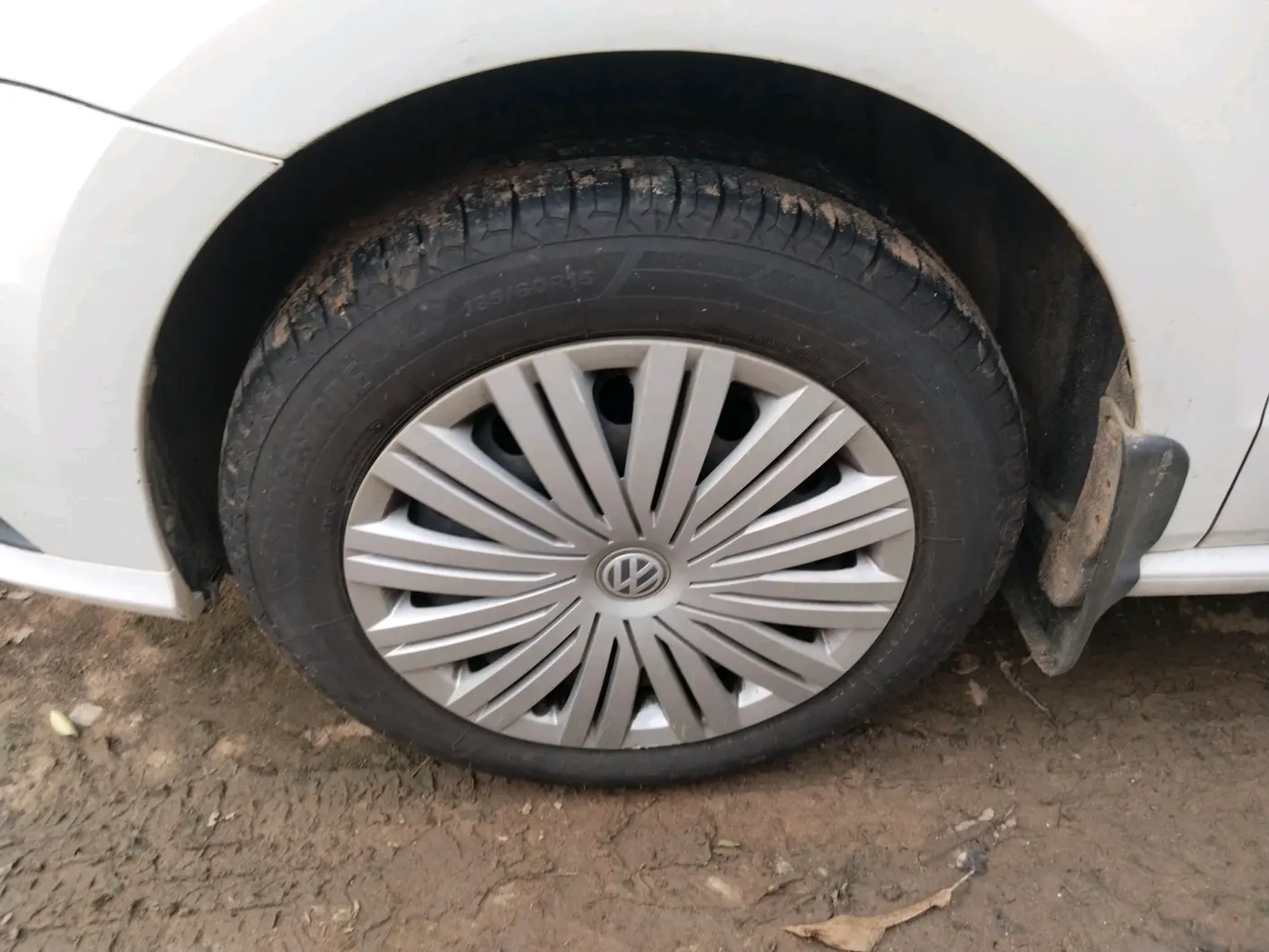 2018 Volkswagen Ameo COMFORTLINE 1.0L, Petrol, Manual, 39,684 km, tyre