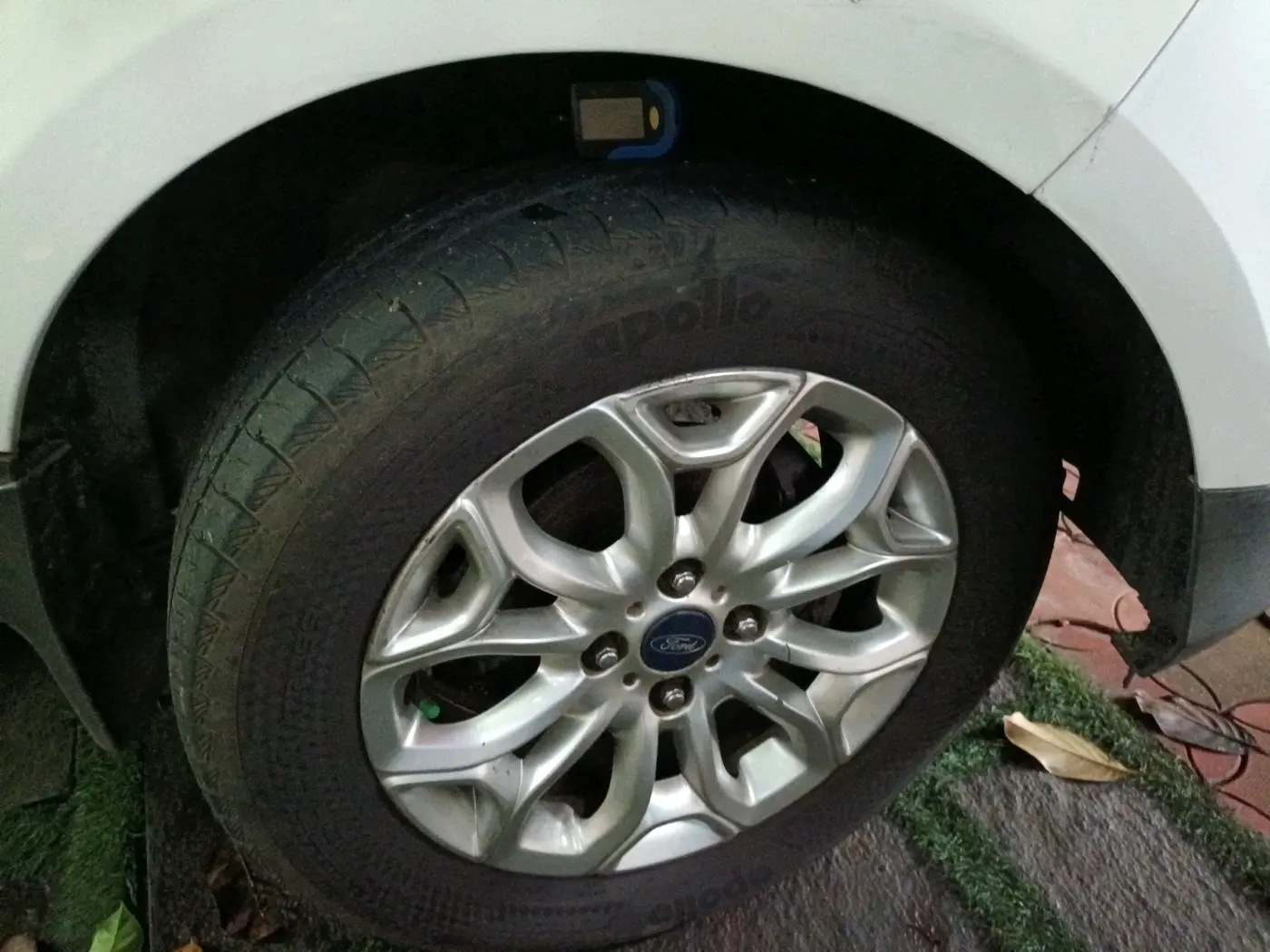 2015 Ford Ecosport TITANIUM 1.5L PETROL AT, Petrol, Automatic, 1,29,807 km, tyre