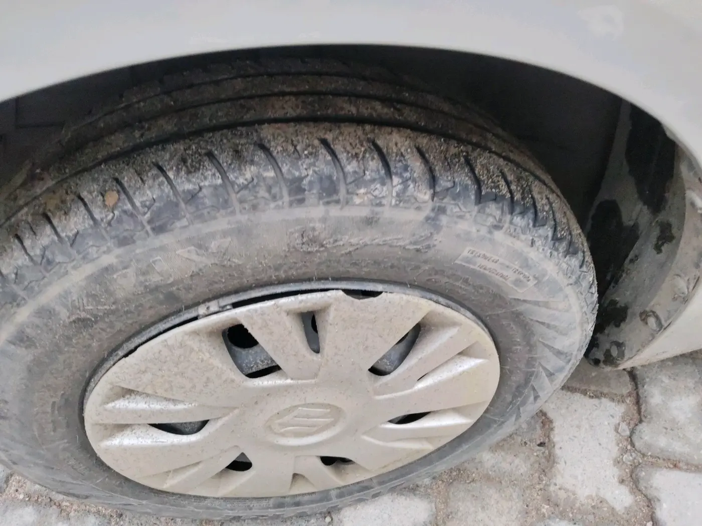 2012 Maruti Swift VXI, Petrol, Manual, 1,16,387 km, tyre