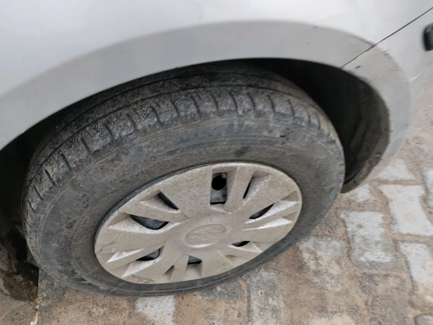 2012 Maruti Swift VXI, Petrol, Manual, 1,16,387 km, tyre