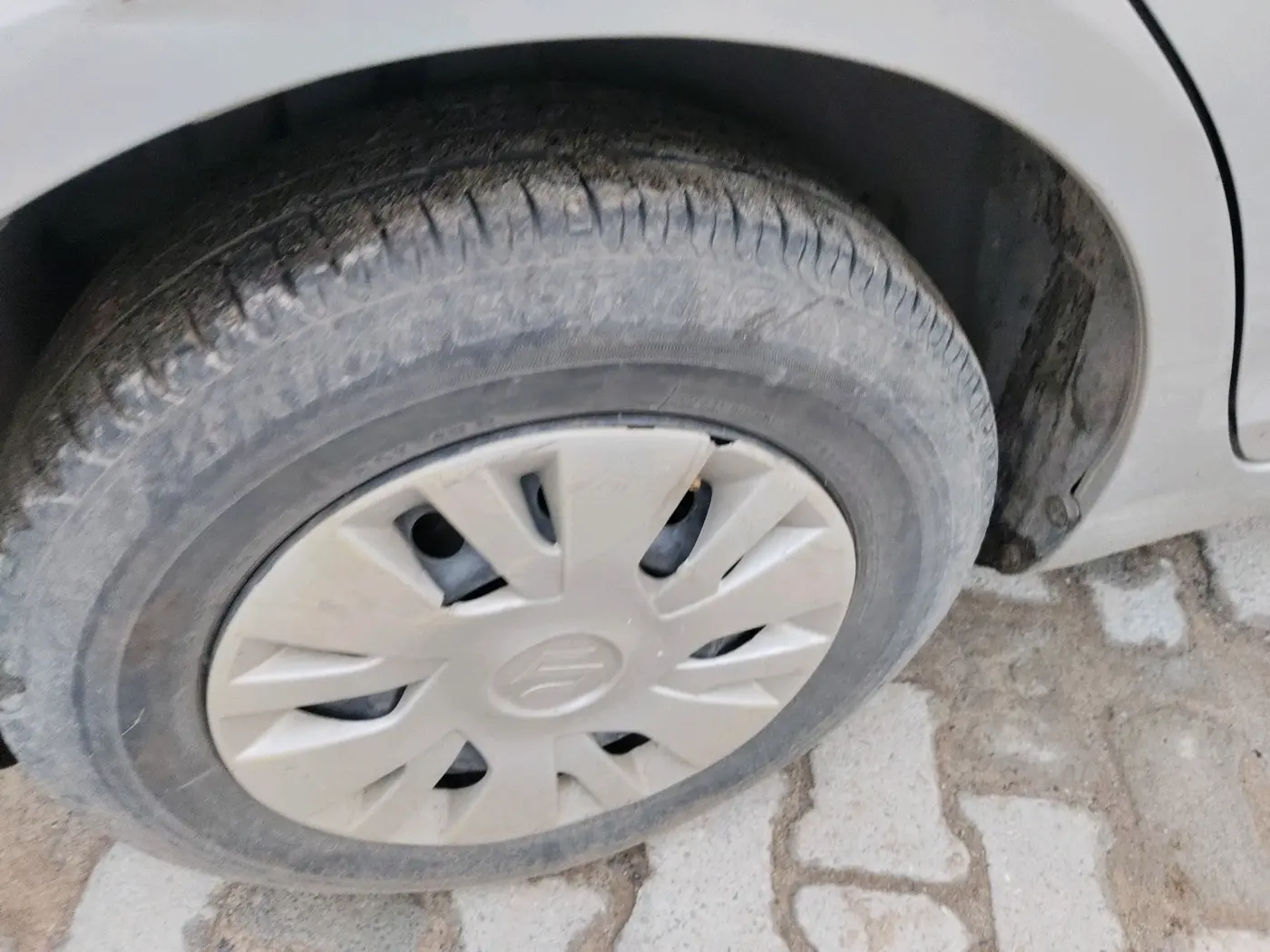 2012 Maruti Swift VXI, Petrol, Manual, 1,16,387 km, tyre