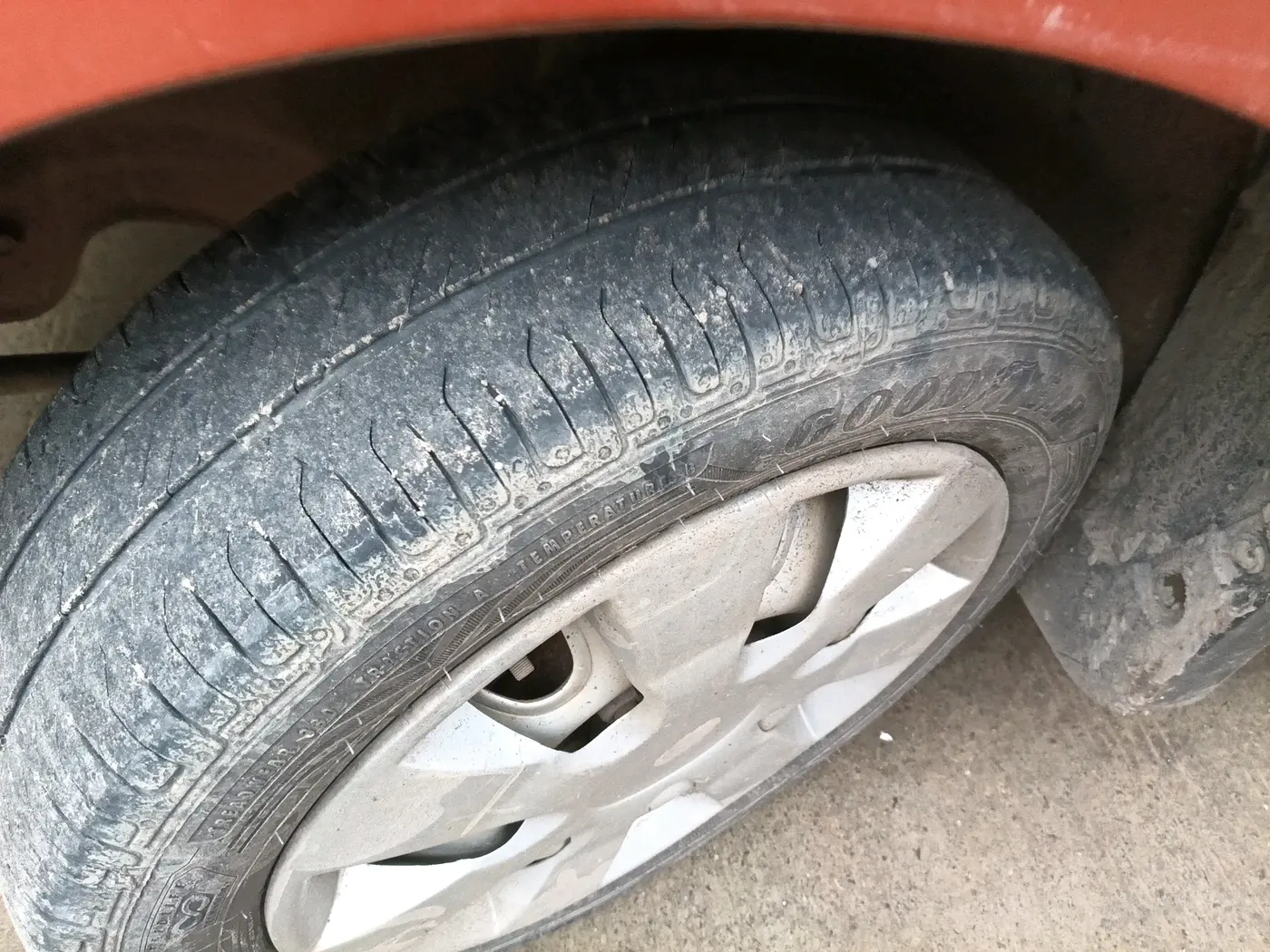 2018 Maruti Alto K10 LXI CNG (AIRBAG), CNG, Manual, 77,403 km, tyre