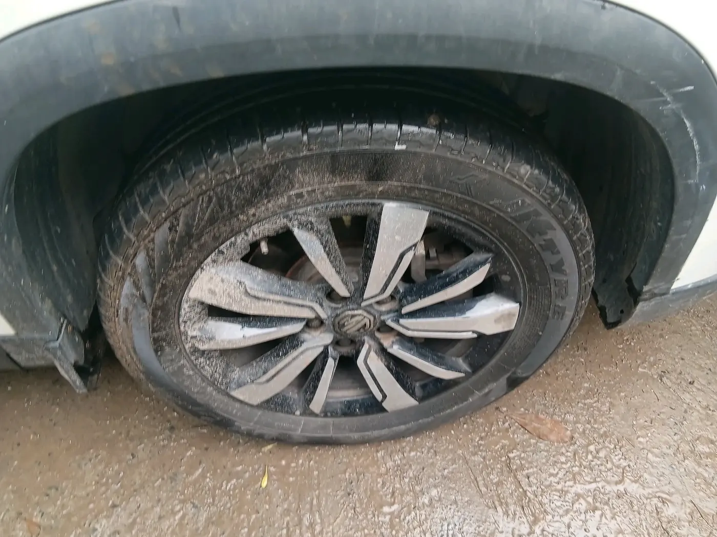 2020 MG HECTOR SHARP 2.0 DIESEL, Diesel, Manual, 61,100 km, tyre
