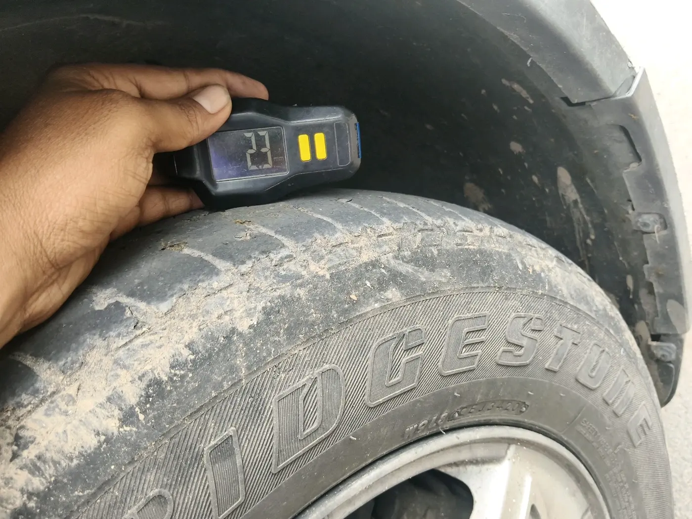 2012 Mahindra XUV500 W8, Diesel, Manual, 2,04,767 km, tyre