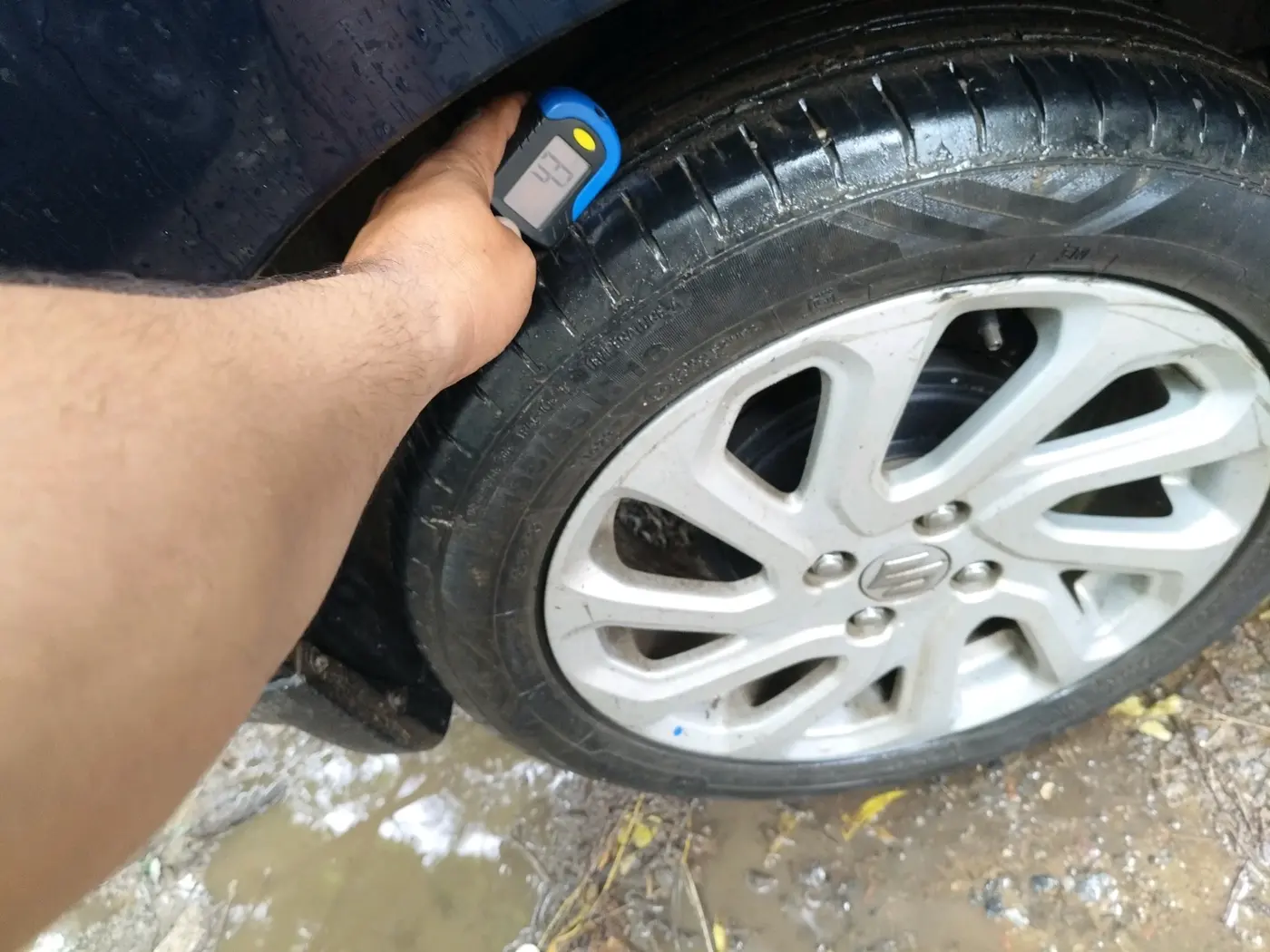 2023 Maruti Baleno ZETA 1.2 AGS, Petrol, Automatic, 80,862 km, tyre