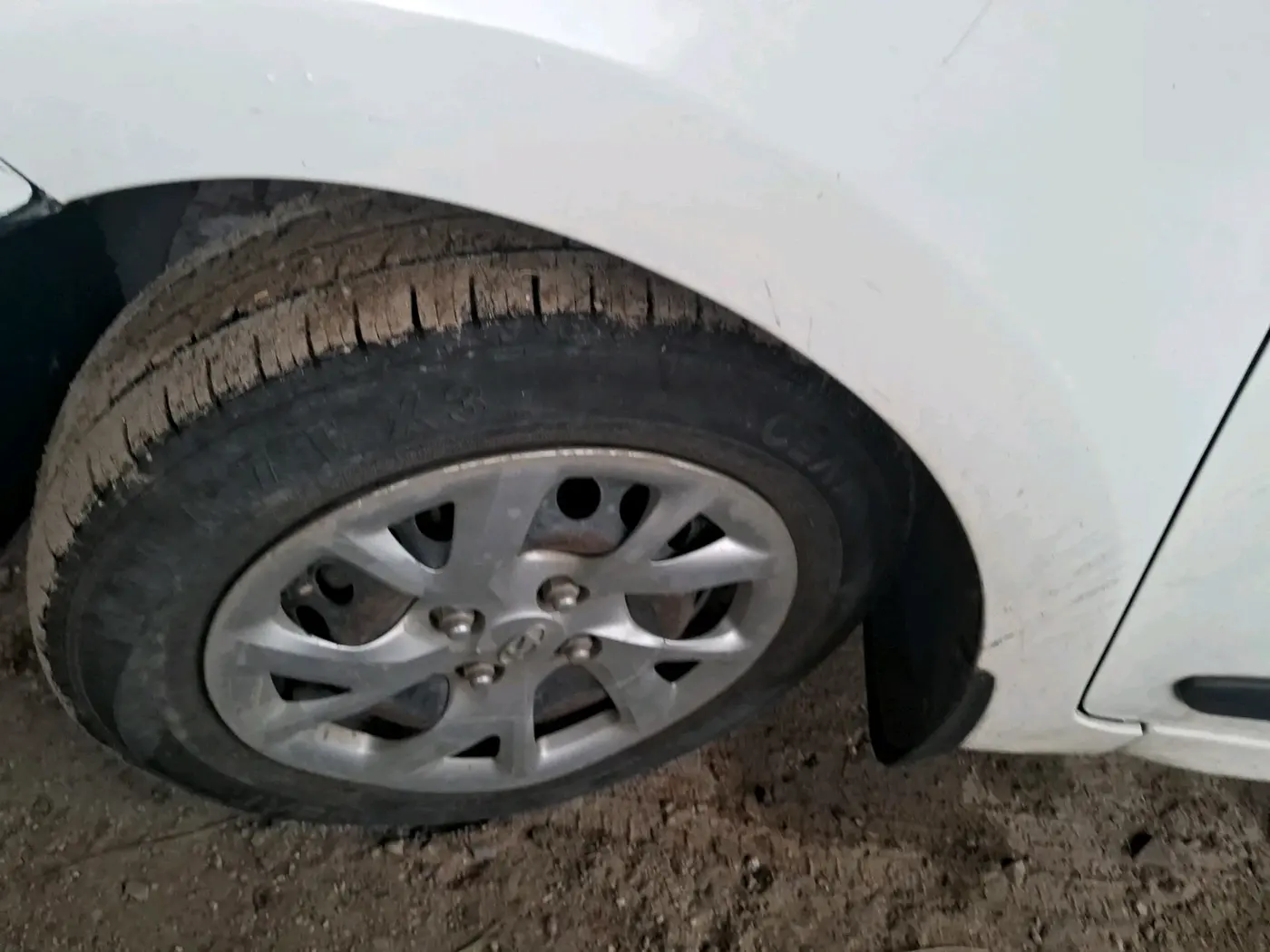 2017 Hyundai Grand i10 MAGNA 1.2 KAPPA VTVT, Petrol, Manual, 61,819 km, tyre