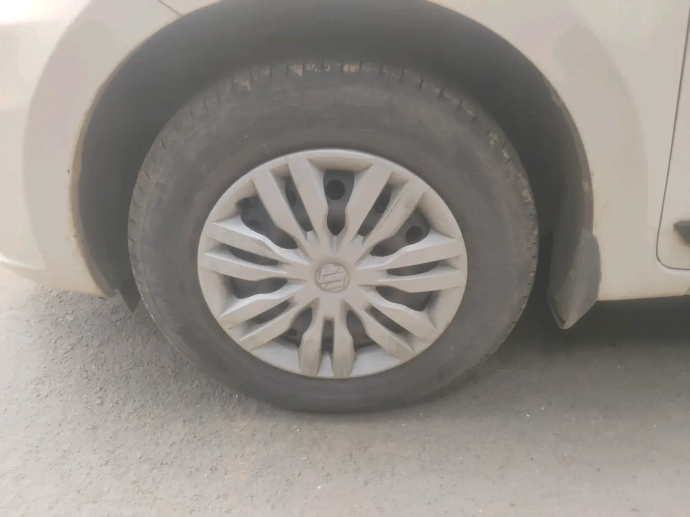 2021 Maruti Dzire VXI, Petrol, Manual, 92,082 km, tyre