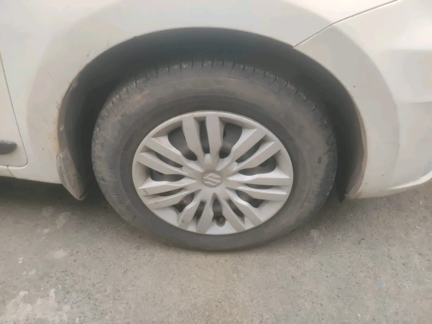 2021 Maruti Dzire VXI, Petrol, Manual, 92,082 km, tyre