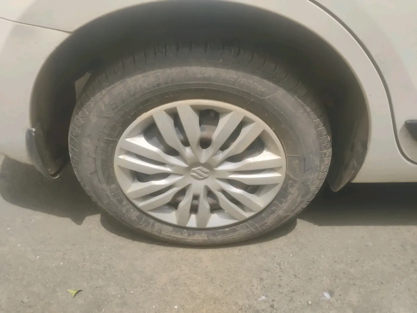 2021 Maruti Dzire VXI, Petrol, Manual, 92,082 km, tyre