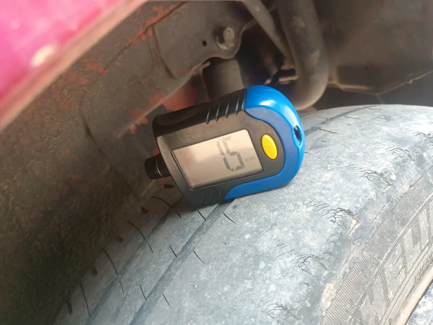 2017 Maruti Wagon R 1.0 VXI AMT, Petrol, Automatic, 61,208 km, tyre