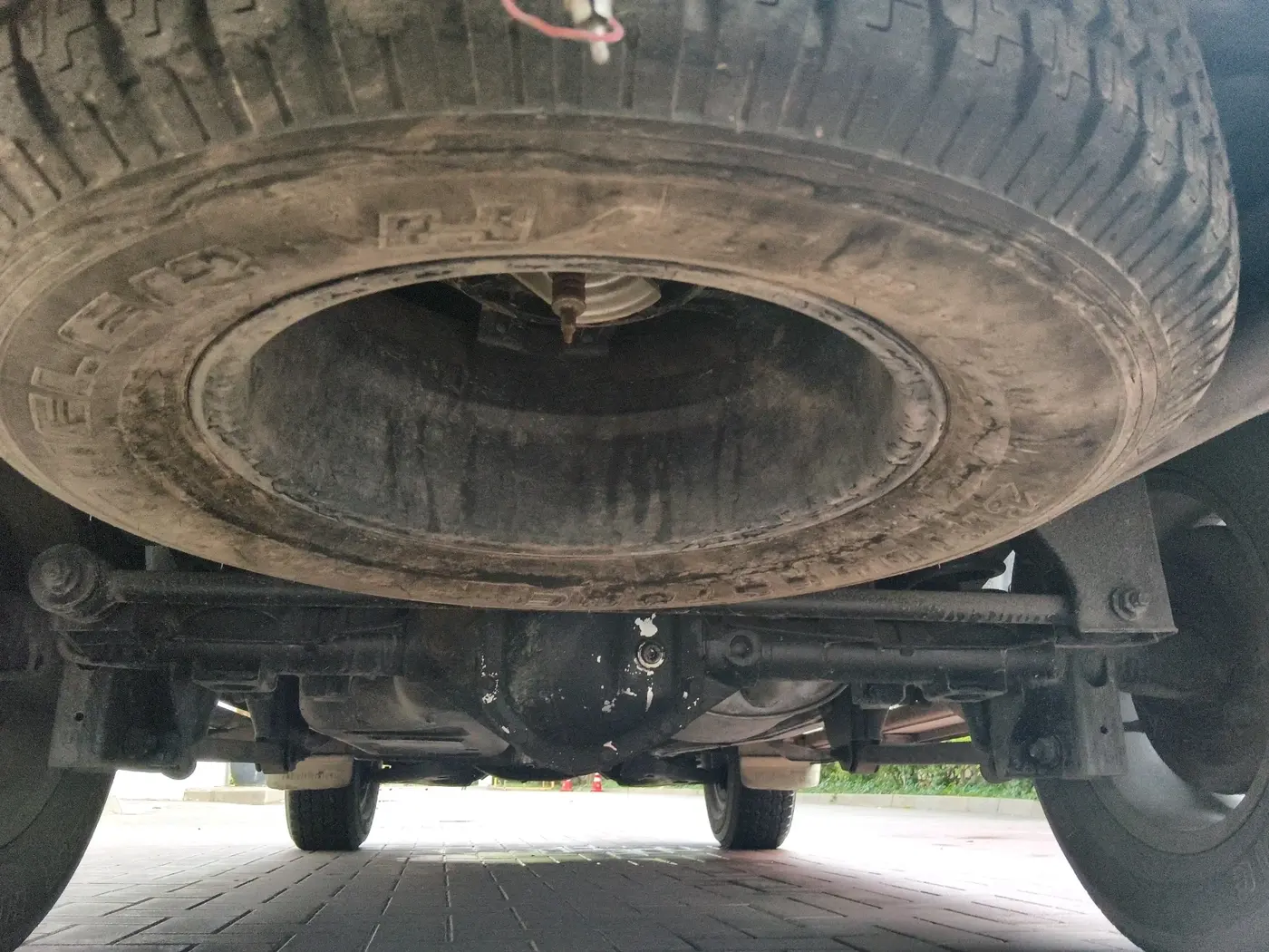 2012 Mahindra Scorpio SLE BS-III, Diesel, Manual, 69,631 km, tyre
