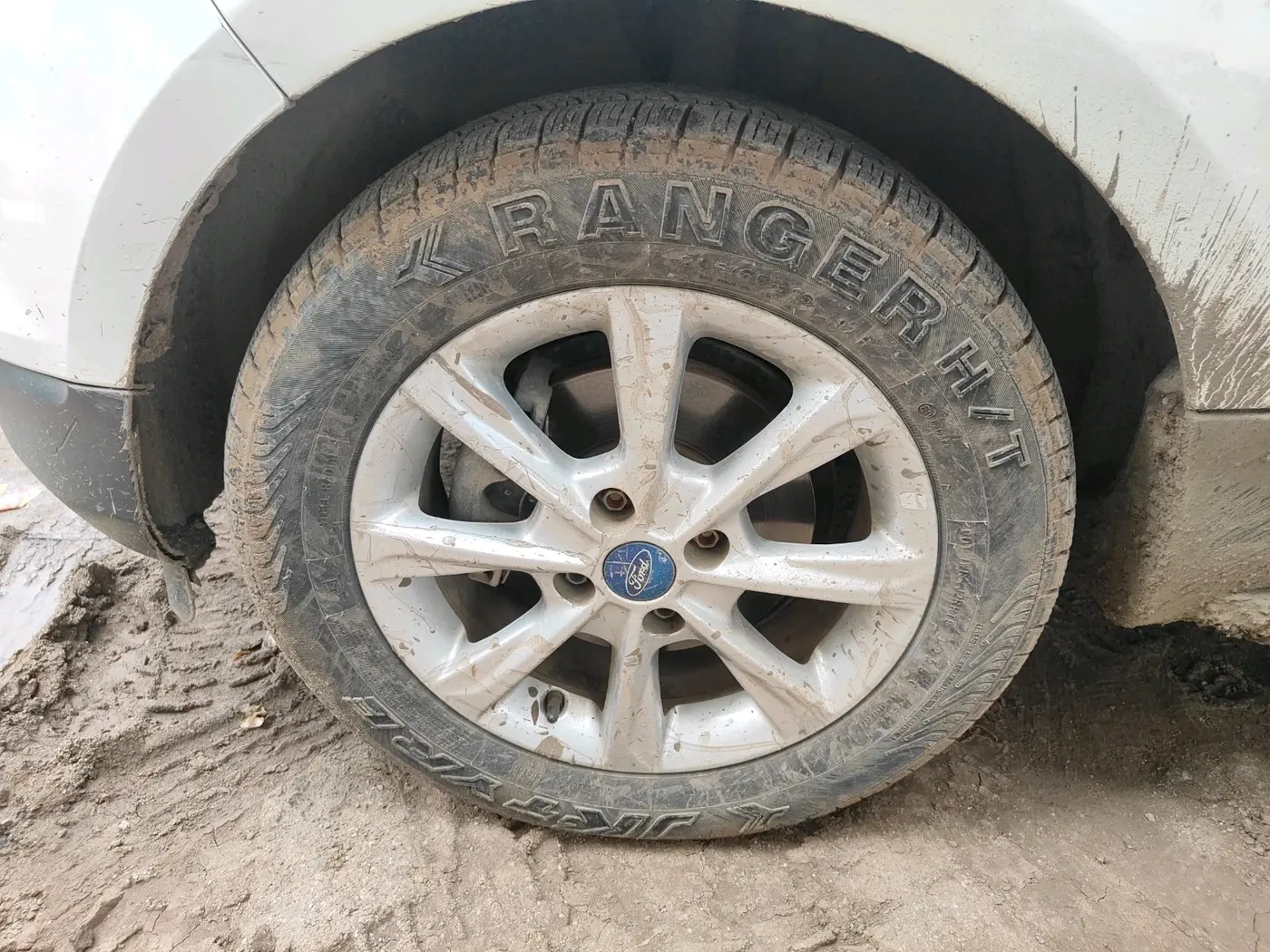 2017 Ford Ecosport TITANIUM 1.5L DIESEL, Diesel, Manual, 1,31,544 km, tyre