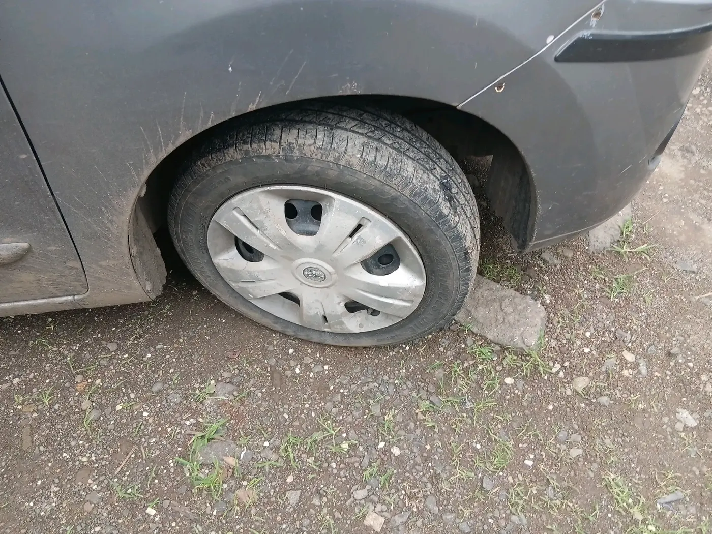 2012 Maruti Wagon R 1.0 VXI, Petrol, Manual, 1,04,239 km, tyre