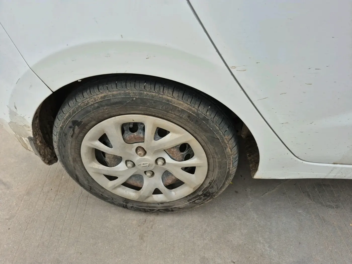 2018 Hyundai Grand i10 SPORTZ 1.2 KAPPA VTVT, CNG, Manual, 1,17,977 km, tyre