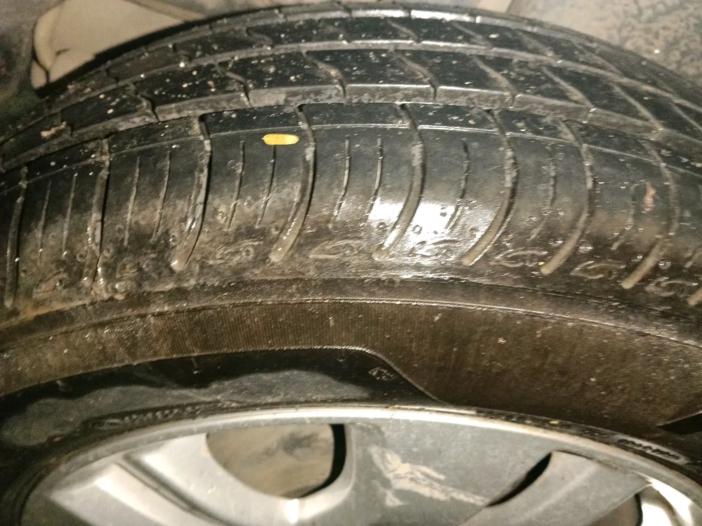 2012 Maruti Swift Dzire ZXI, Petrol, Manual, 1,36,029 km, tyre