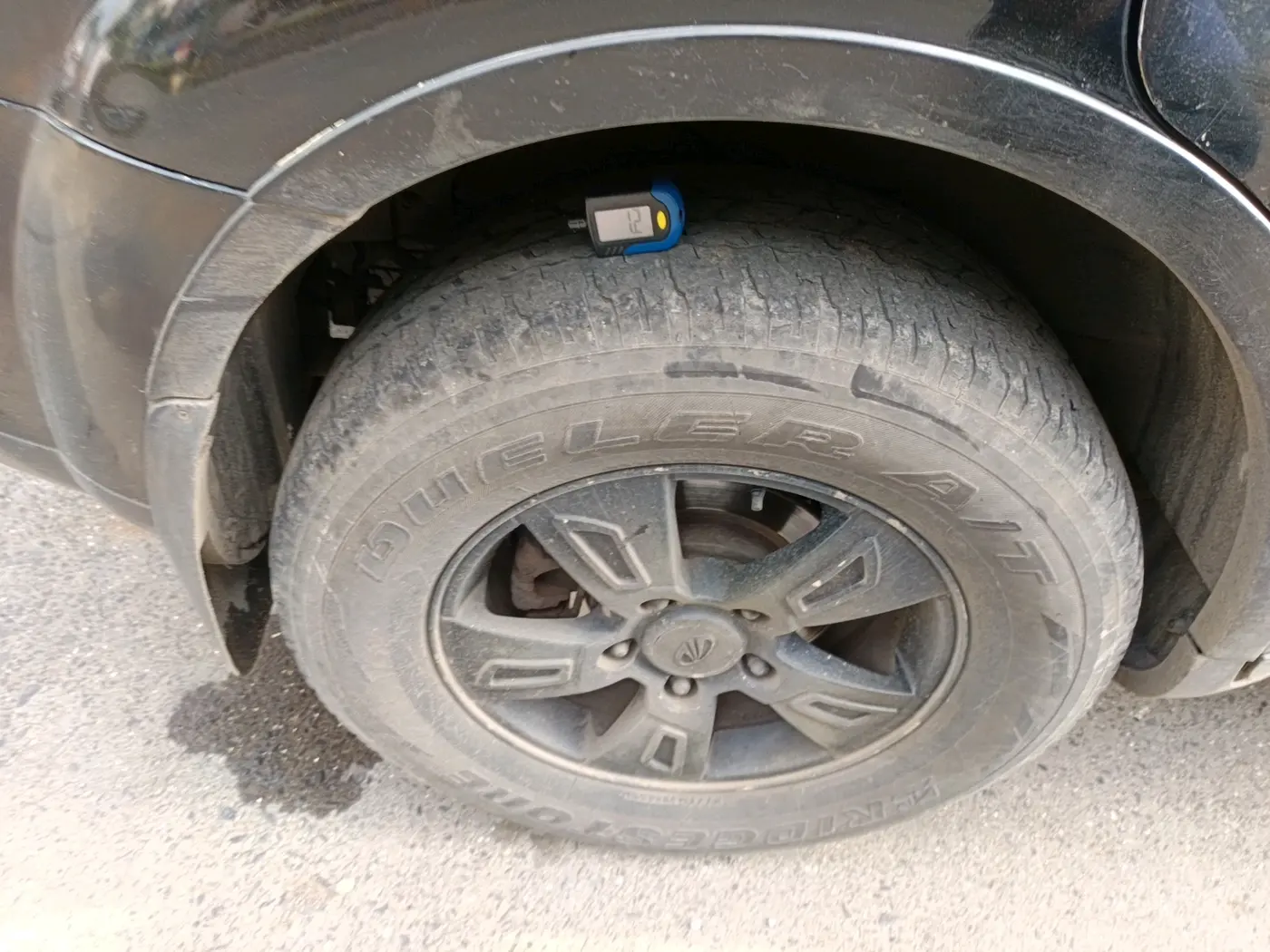 2012 Mahindra XUV500 W8, Diesel, Manual, 1,20,107 km, tyre