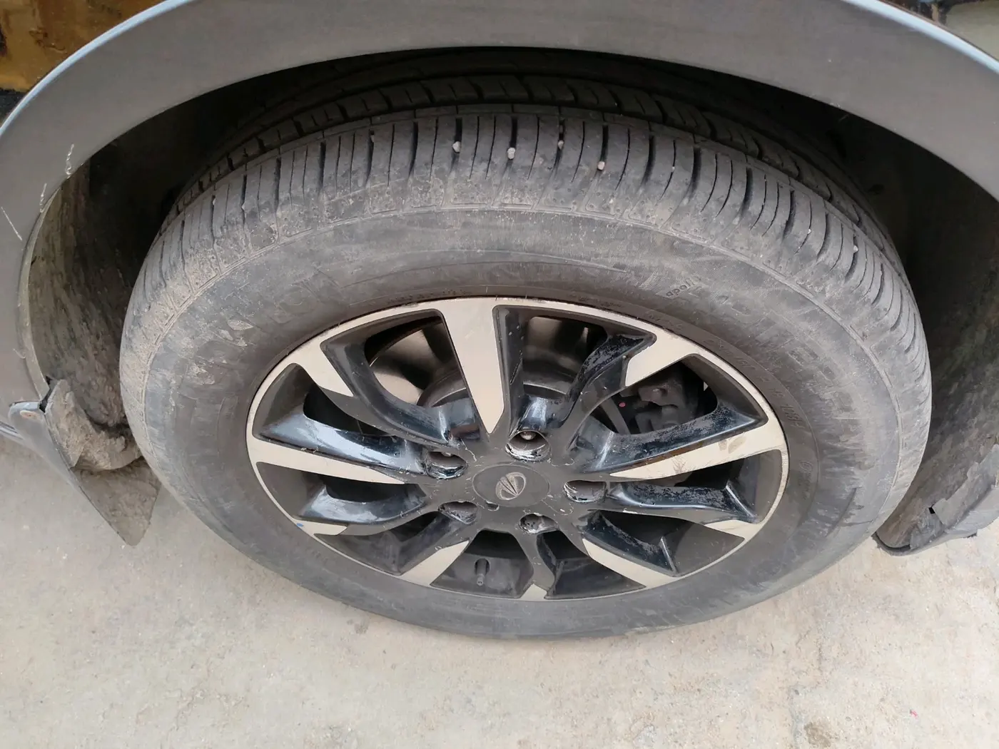 2018 Mahindra XUV500 W11 AT, Diesel, Automatic, 75,062 km, tyre