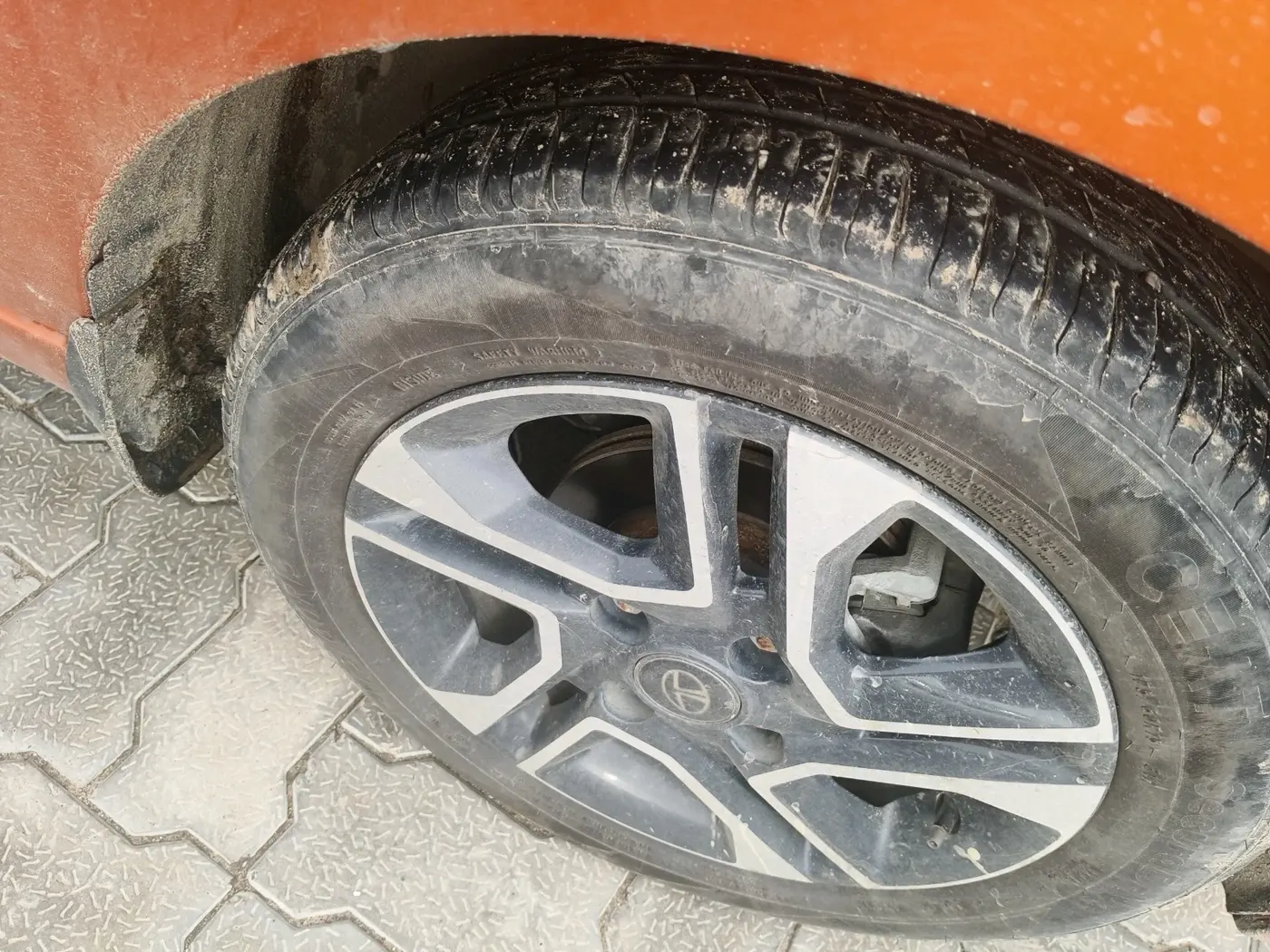 2019 Tata Tiago XZ PLUS PETROL, Petrol, Manual, 60,716 km, tyre