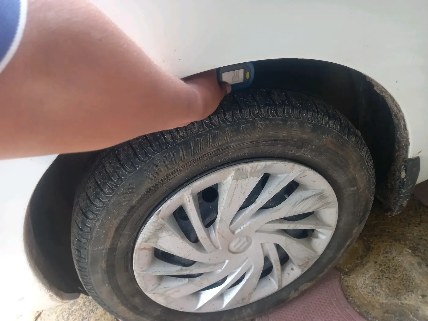 2025 Maruti Ertiga VXI CNG, CNG, Manual, 43,153 km, tyre