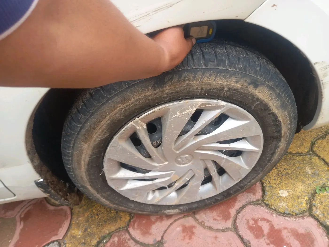 2025 Maruti Ertiga VXI CNG, CNG, Manual, 43,153 km, tyre