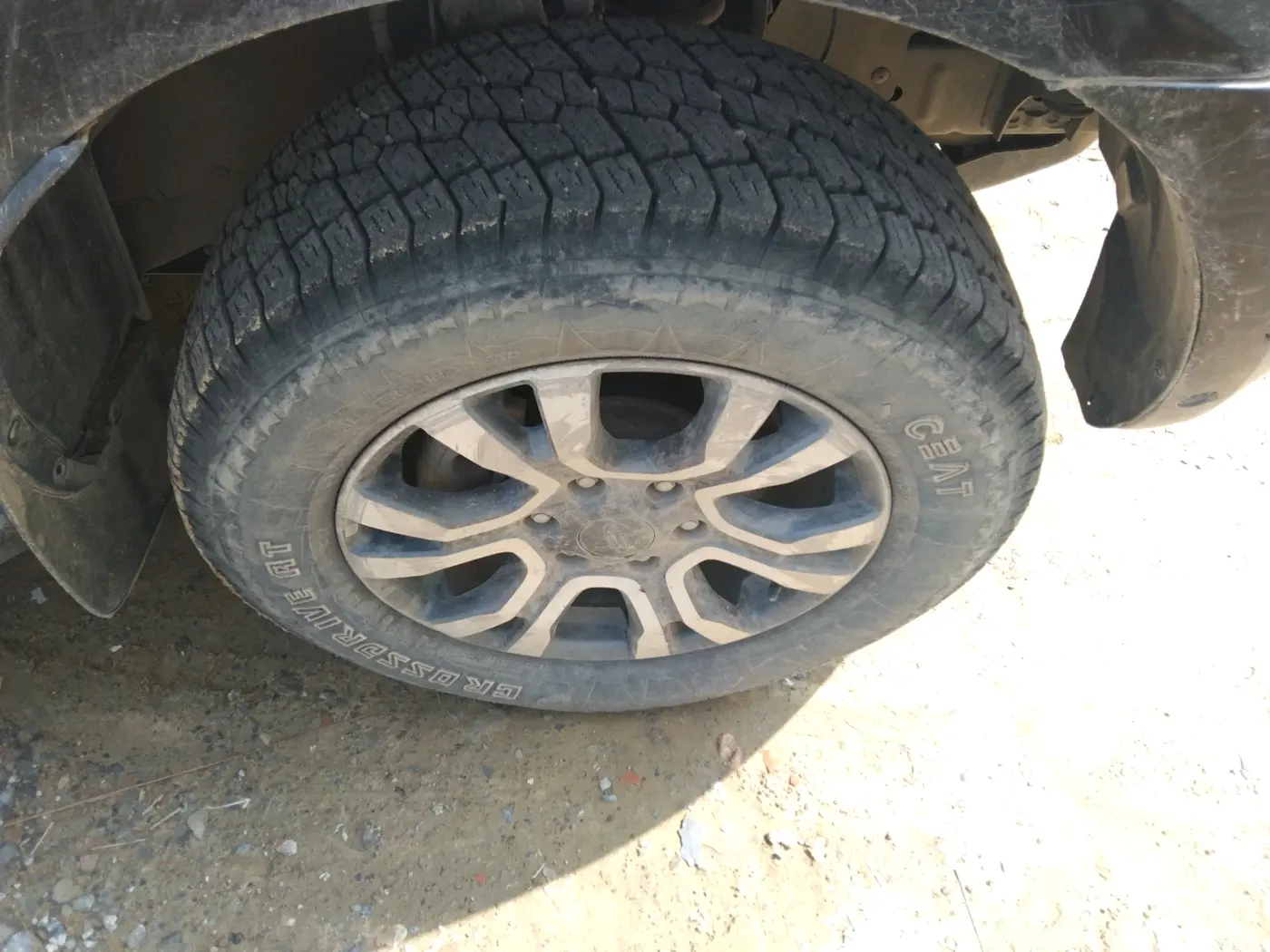 2019 Ford Endeavour TITANIUM PLUS 3.2 4X4 AT SUNROOF, Diesel, Automatic, 1,95,863 km, tyre