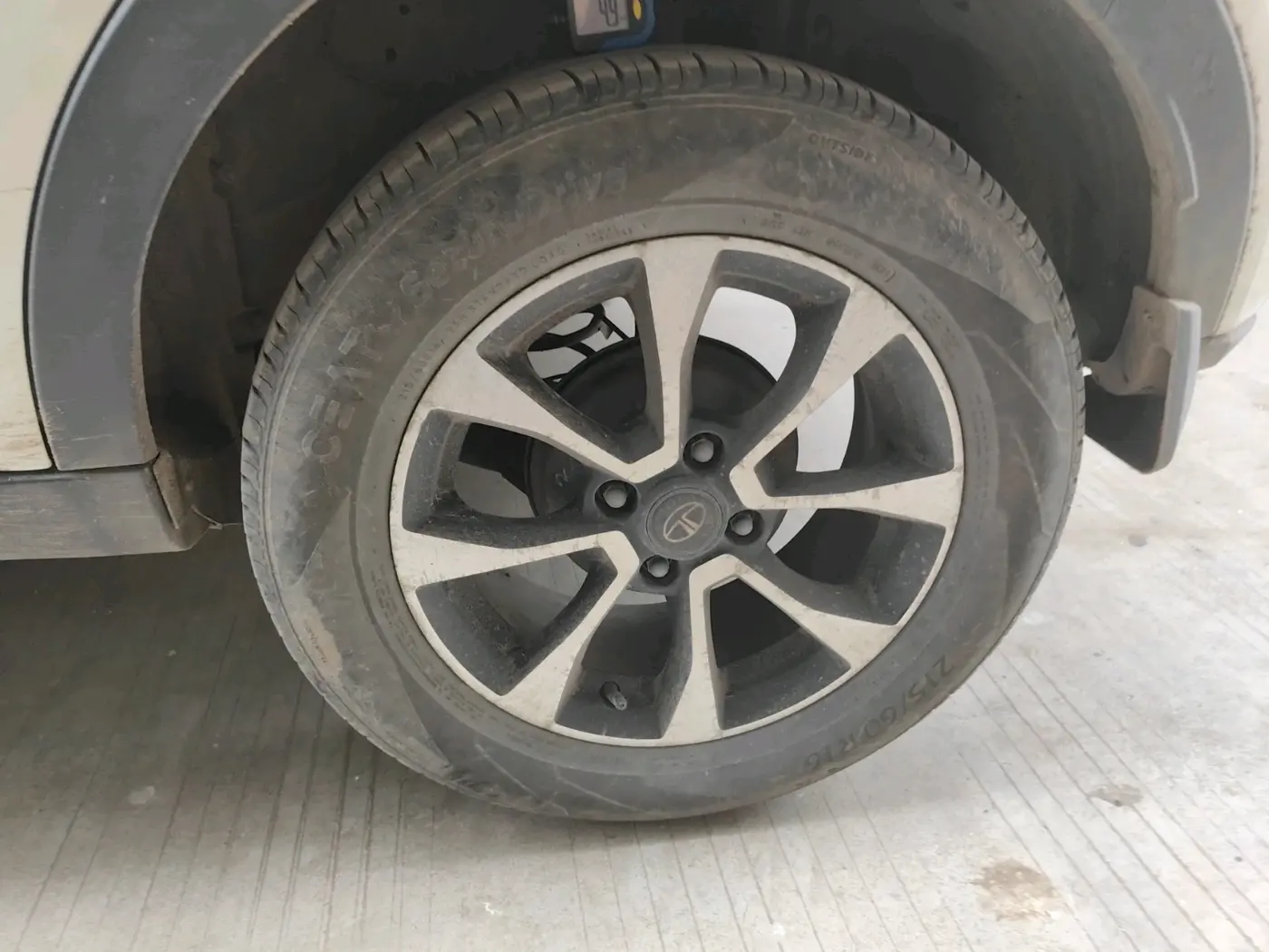2021 Tata NEXON XZA PLUS SUNROOF PETROL, Petrol, Automatic, 61,768 km, tyre