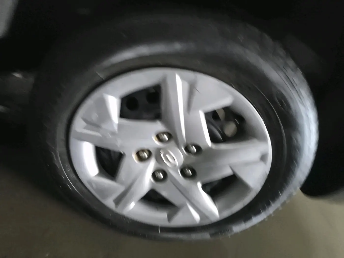 2022 Hyundai VENUE S+ 1.2, Petrol, Manual, 25,085 km, tyre