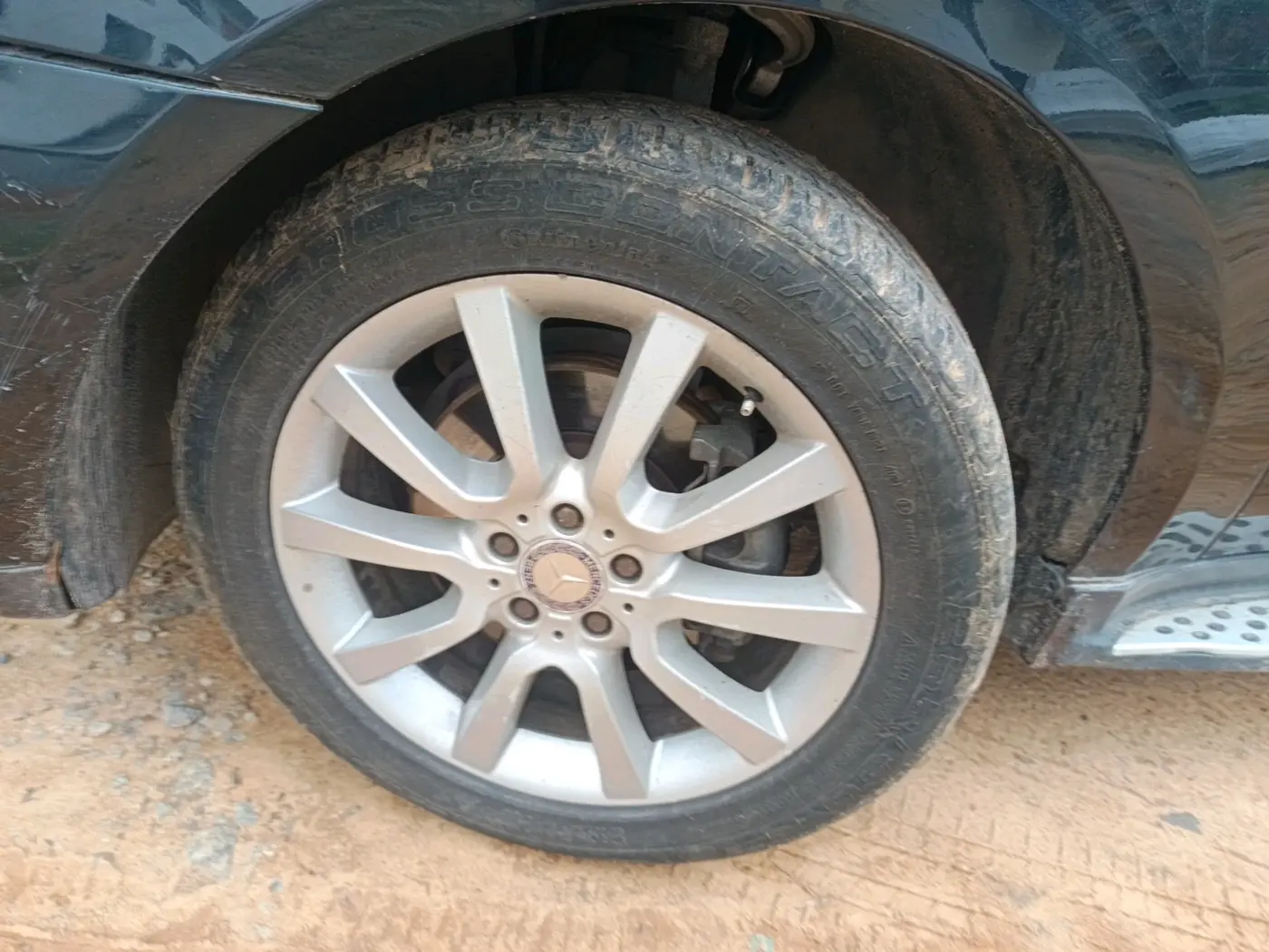 2011 Mercedes Benz Ml Class 350 CDI, Diesel, Automatic, 1,20,286 km, tyre