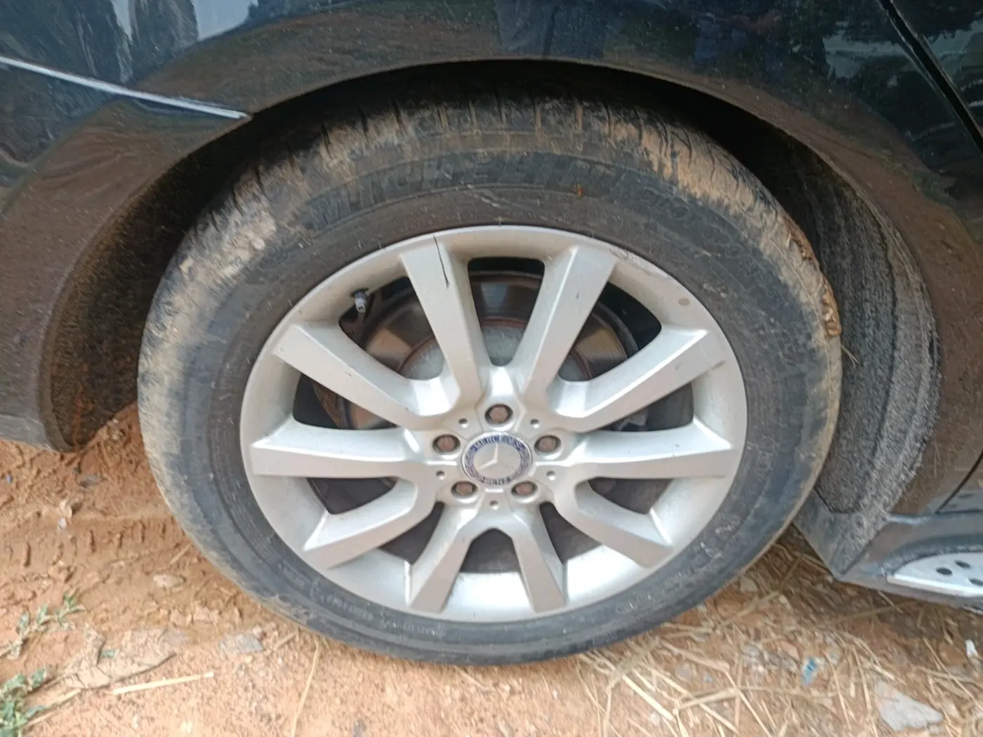 2011 Mercedes Benz Ml Class 350 CDI, Diesel, Automatic, 1,20,286 km, tyre