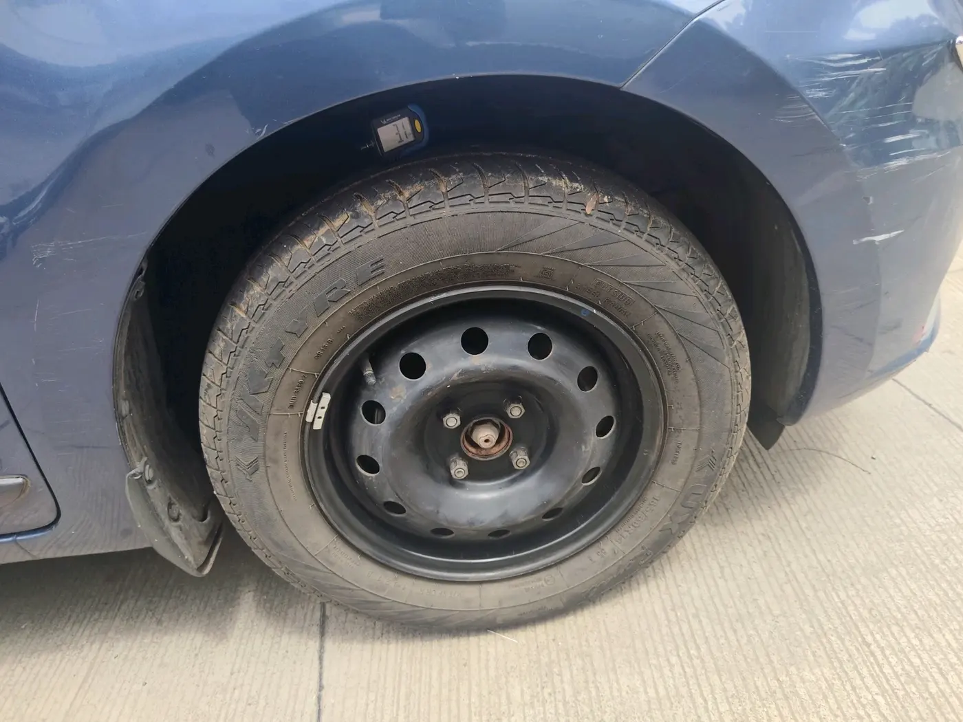 2021 Maruti Dzire VXI AMT, Petrol, Automatic, 44,514 km, tyre