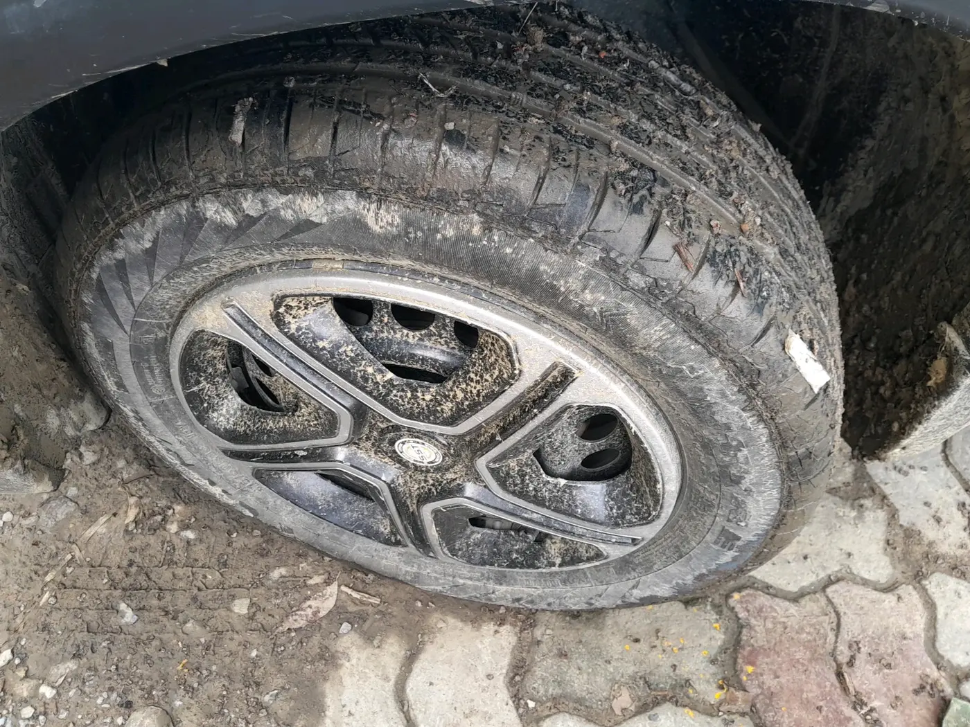 2016 Maruti Vitara Brezza VDI, Diesel, Manual, 91,838 km, tyre