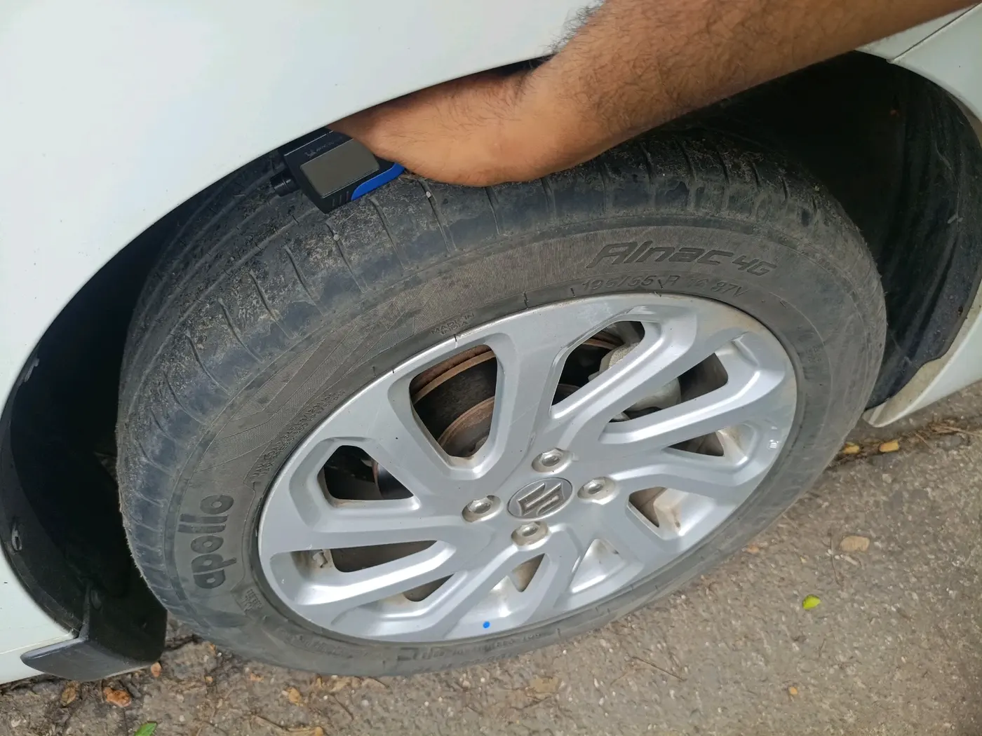 2024 Maruti Baleno  ZETA CNG 1.2L, CNG, Manual, 48,795 km, tyre