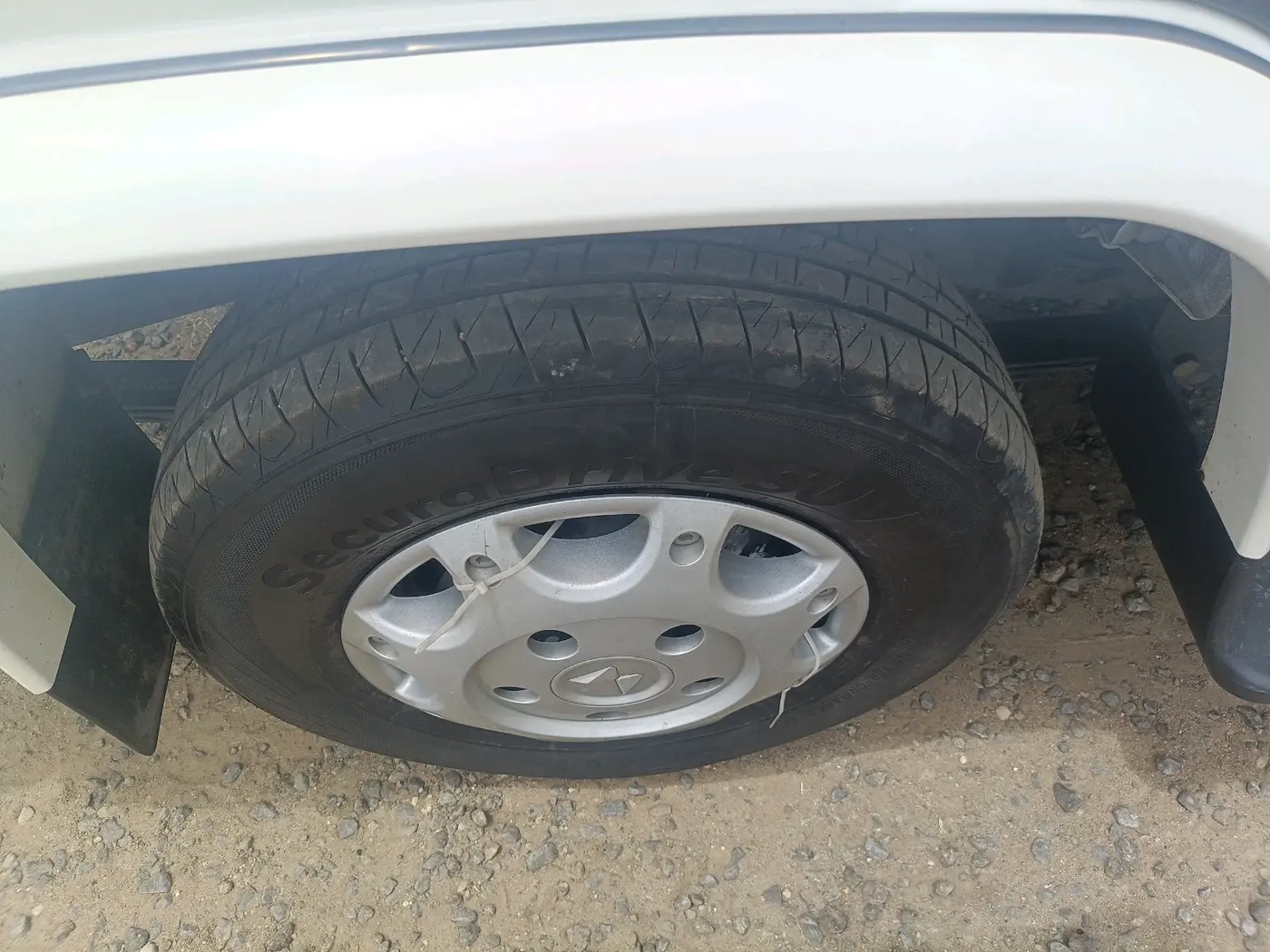 2024 Mahindra Bolero B6, Diesel, Manual, 26,584 km, tyre
