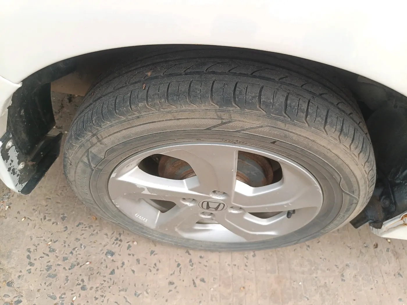 2016 Honda City 1.5L I-VTEC VX CVT, Petrol, Automatic, 98,436 km, tyre