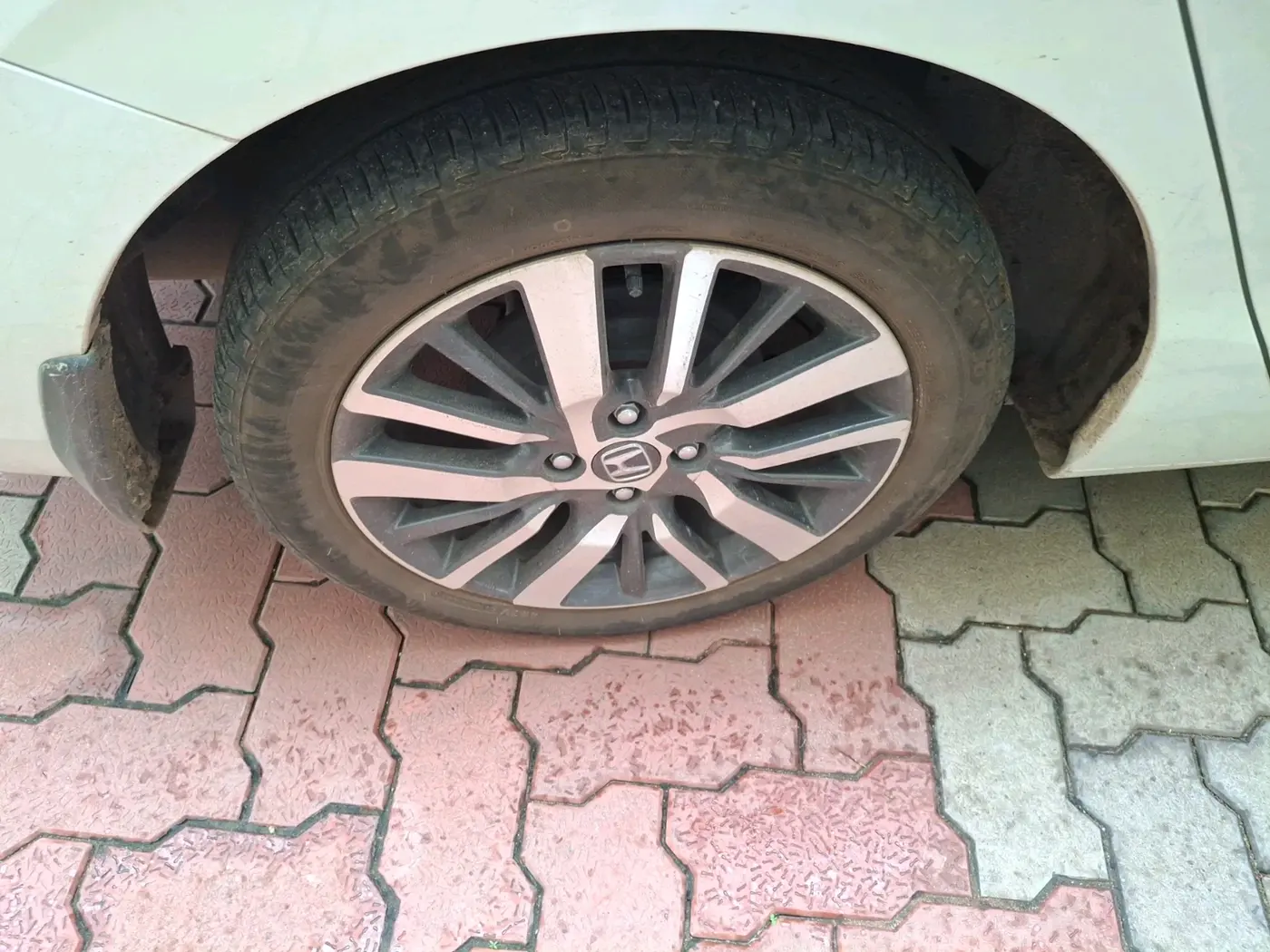2021 Honda City 1.5L I-VTEC ZX, Petrol, Manual, 23,434 km, tyre