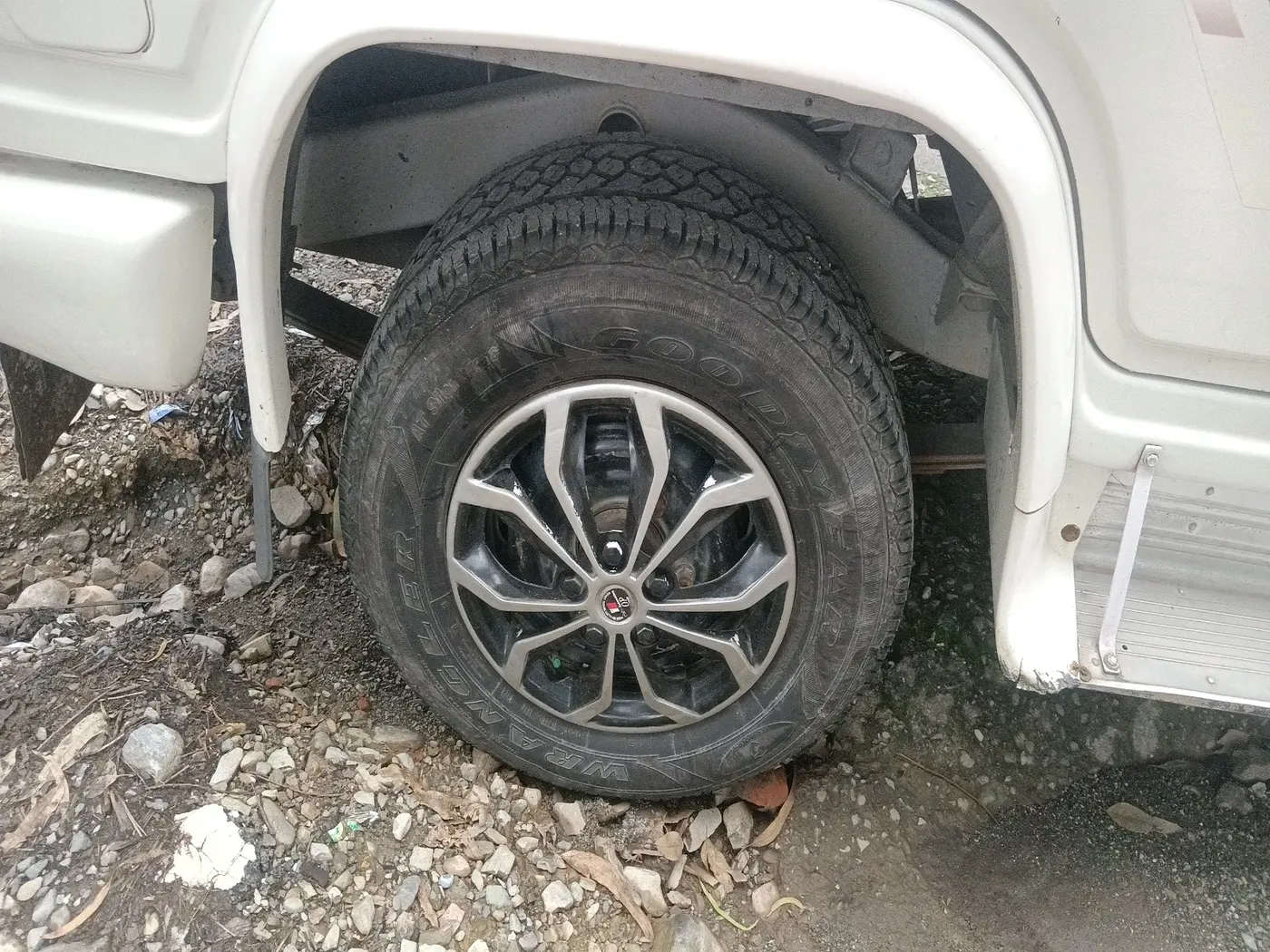 2016 Mahindra Bolero ZLX BS IV, Diesel, Manual, 72,983 km, tyre