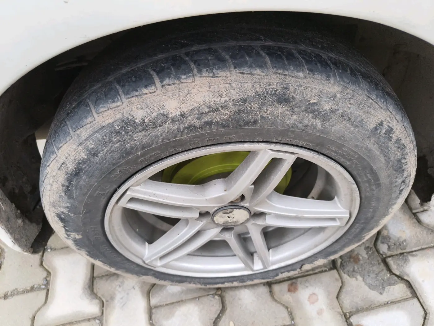 2014 Honda City 1.5L I-DTEC V, Diesel, Manual, 1,00,000 km, tyre