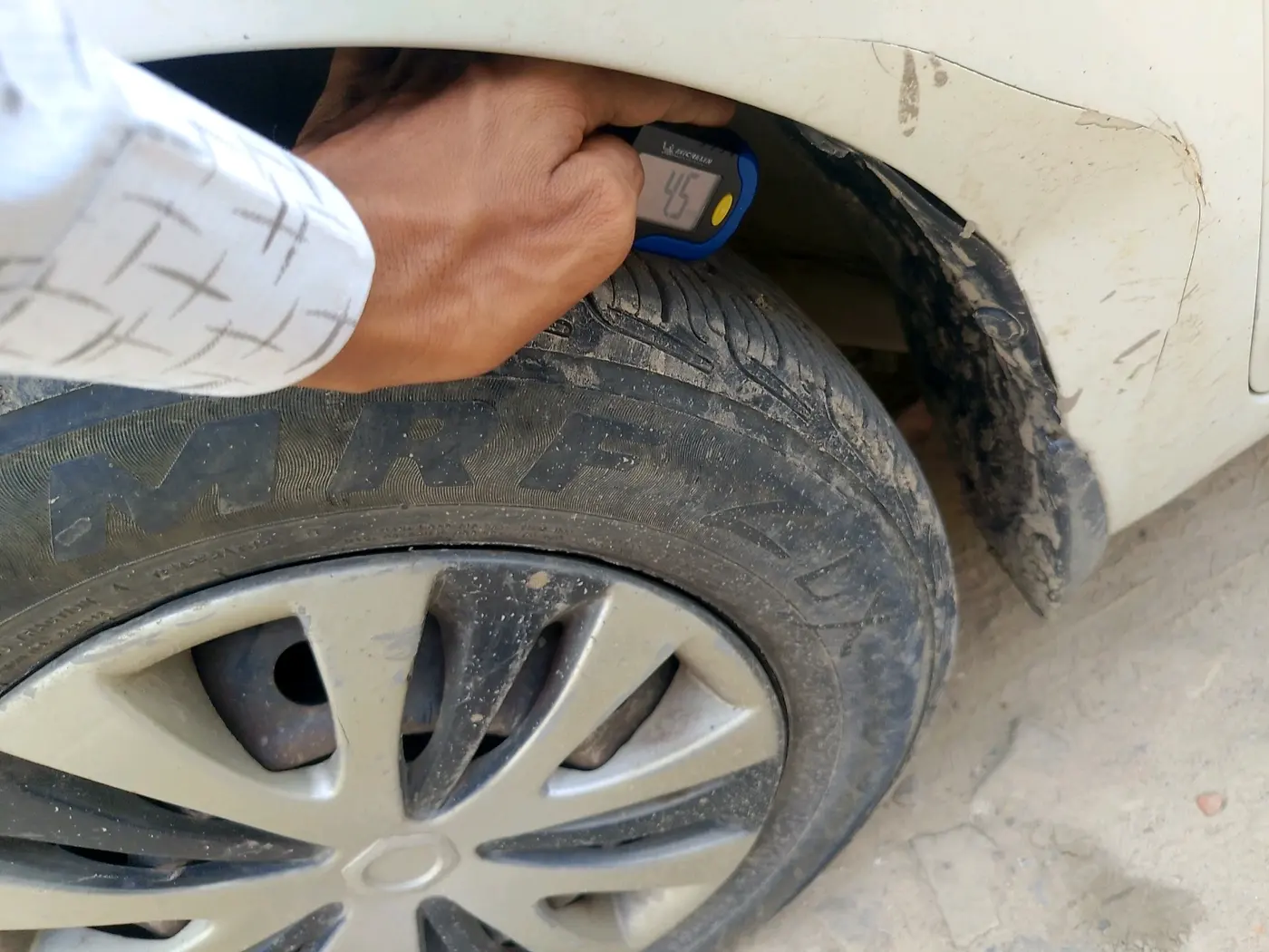 2018 Maruti Swift VXI, CNG, Manual, 87,836 km, tyre